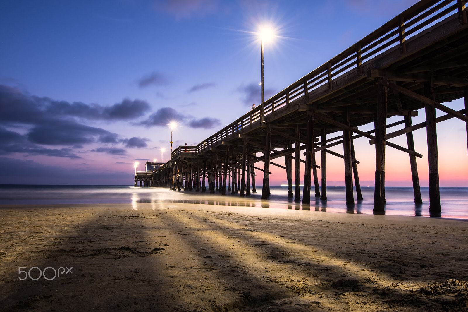 Nikon AF-S Nikkor 16-35mm F4G ED VR sample photo. Blue hour at the pier photography