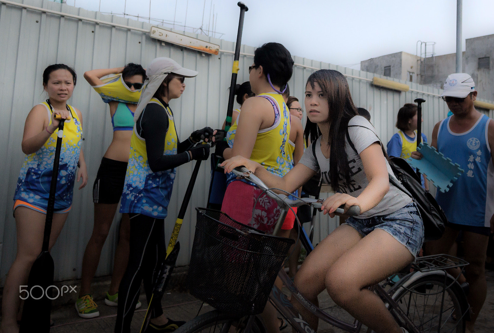 Sony Alpha NEX-7 + Sony E 10-18mm F4 OSS sample photo. Excuse me, coming through... photography