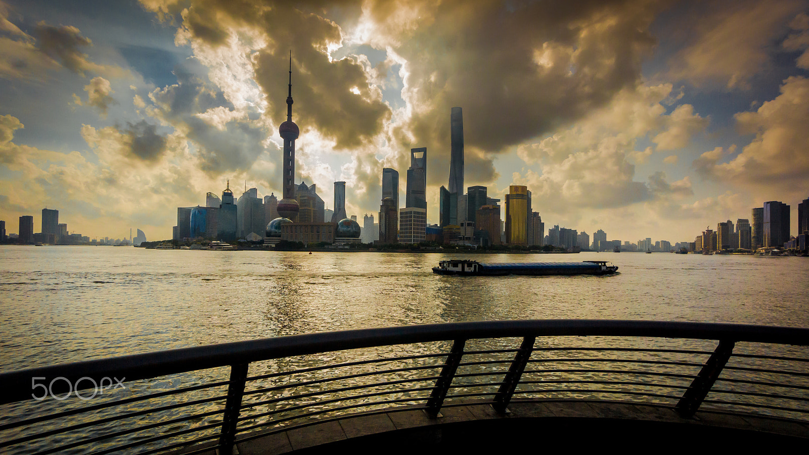 Sony Alpha NEX-7 + Sony E 10-18mm F4 OSS sample photo. Sunrise at pudong photography