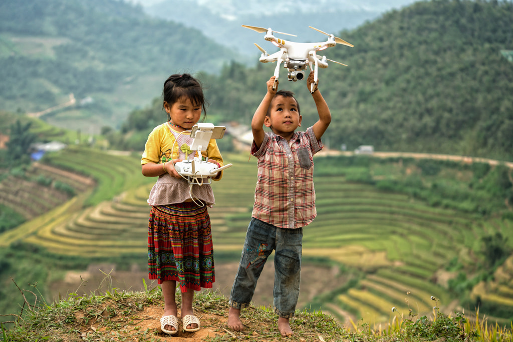 The children  playing drones by sutipond somnam on 500px.com