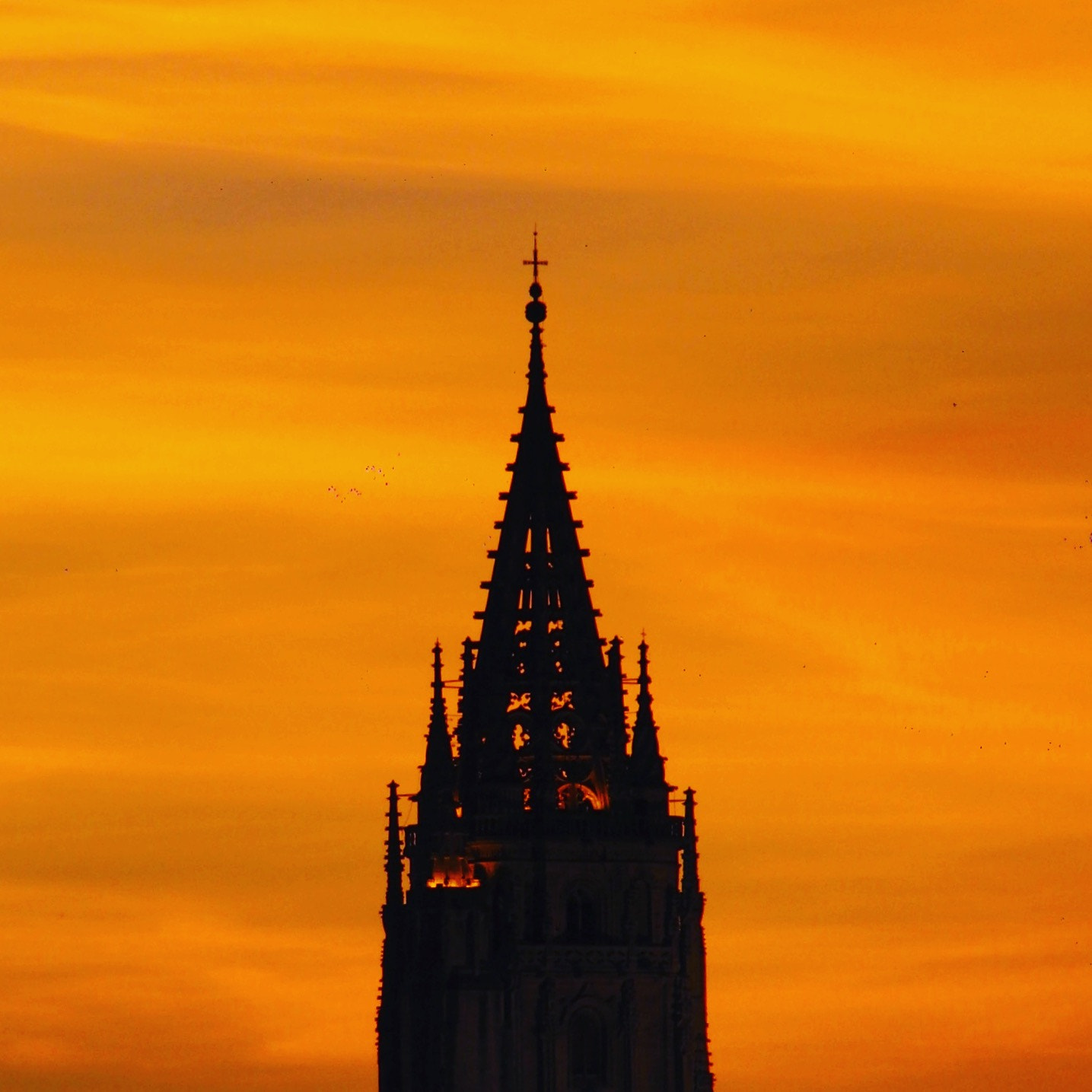 CASIO EX-F1 sample photo. Atardecer y detalle de catedral de oviedo! photography