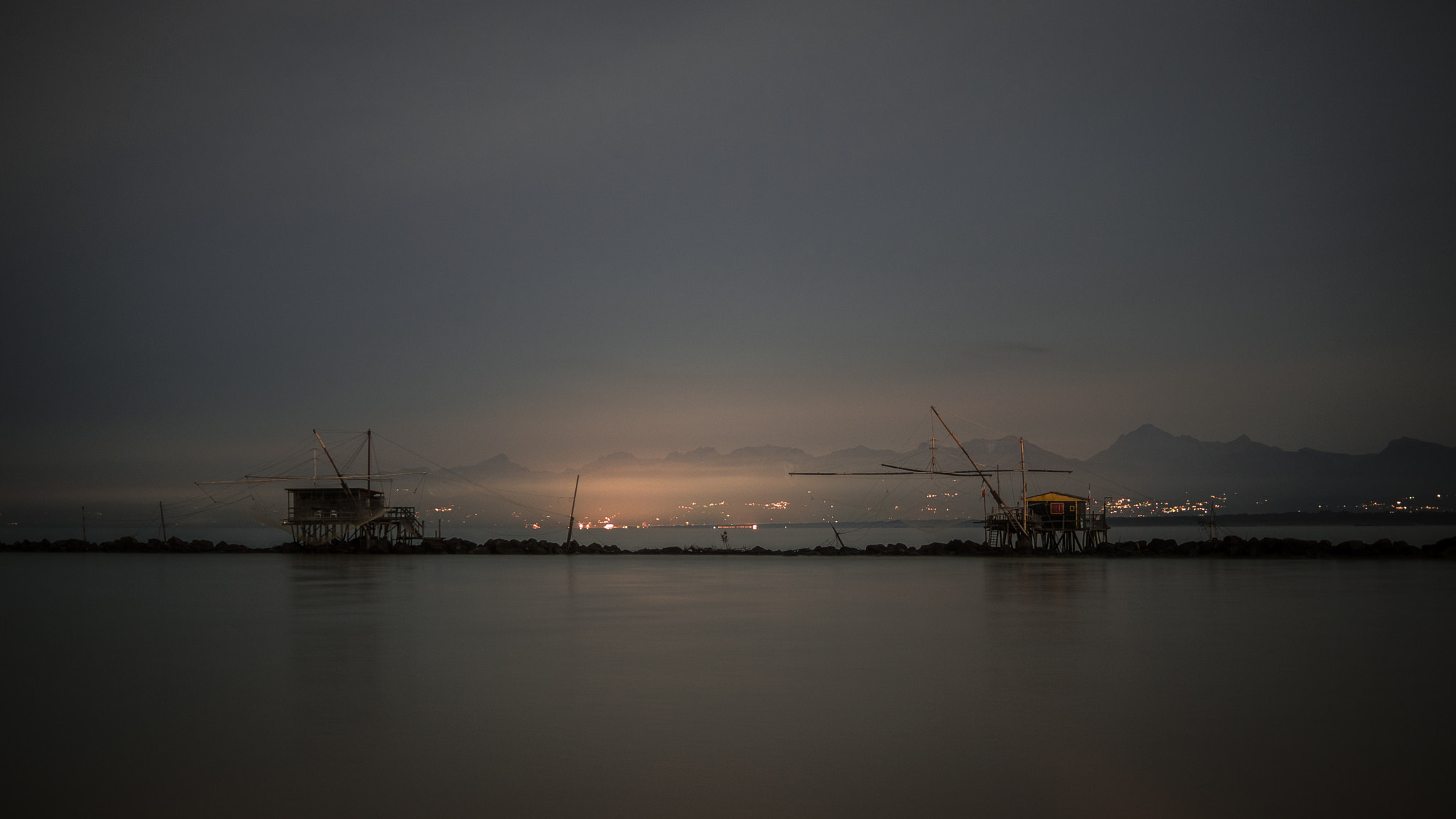 Sony SLT-A68 + Sony DT 35mm F1.8 SAM sample photo. Fog over the river photography