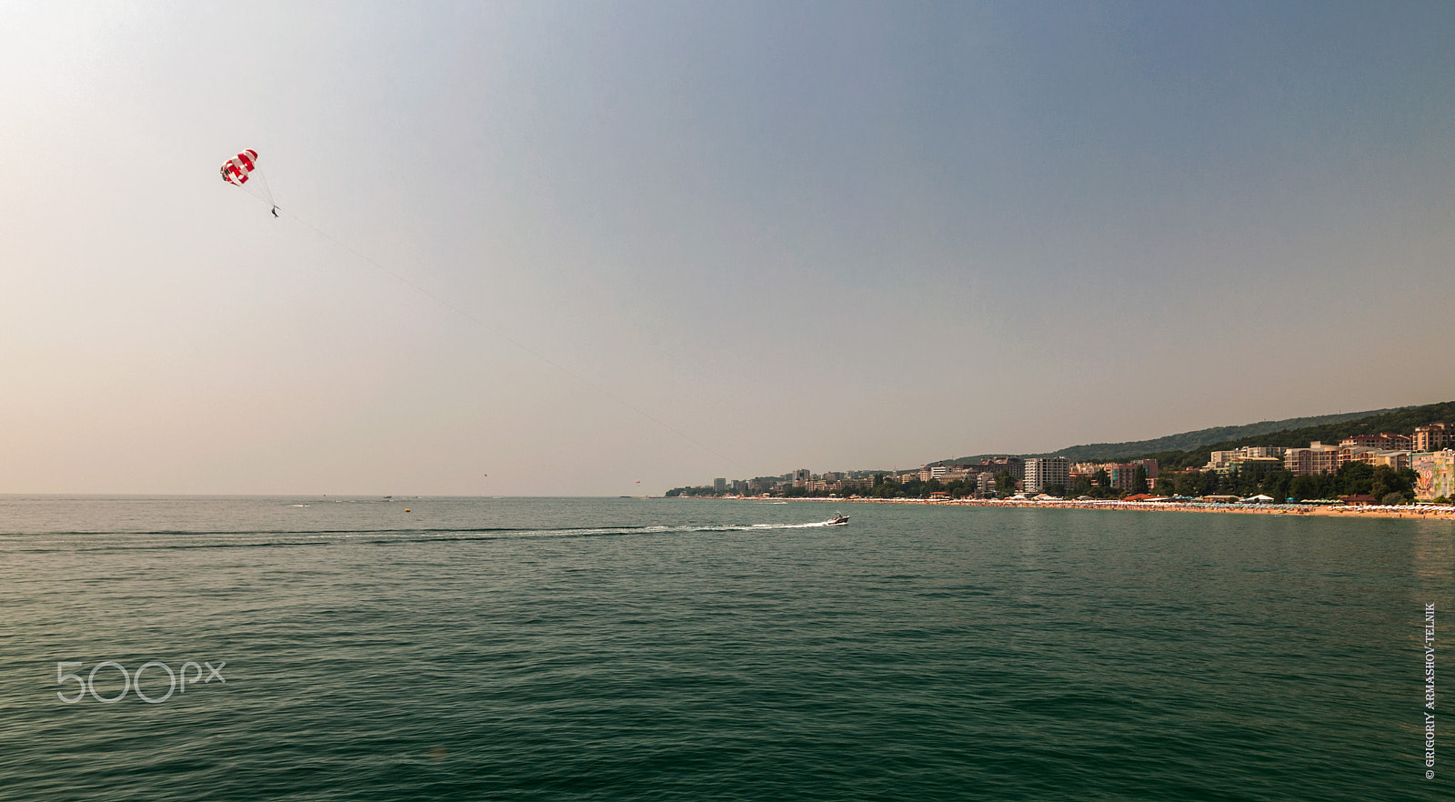 Tokina AT-X Pro 11-16mm F2.8 DX sample photo. Skydiver photography
