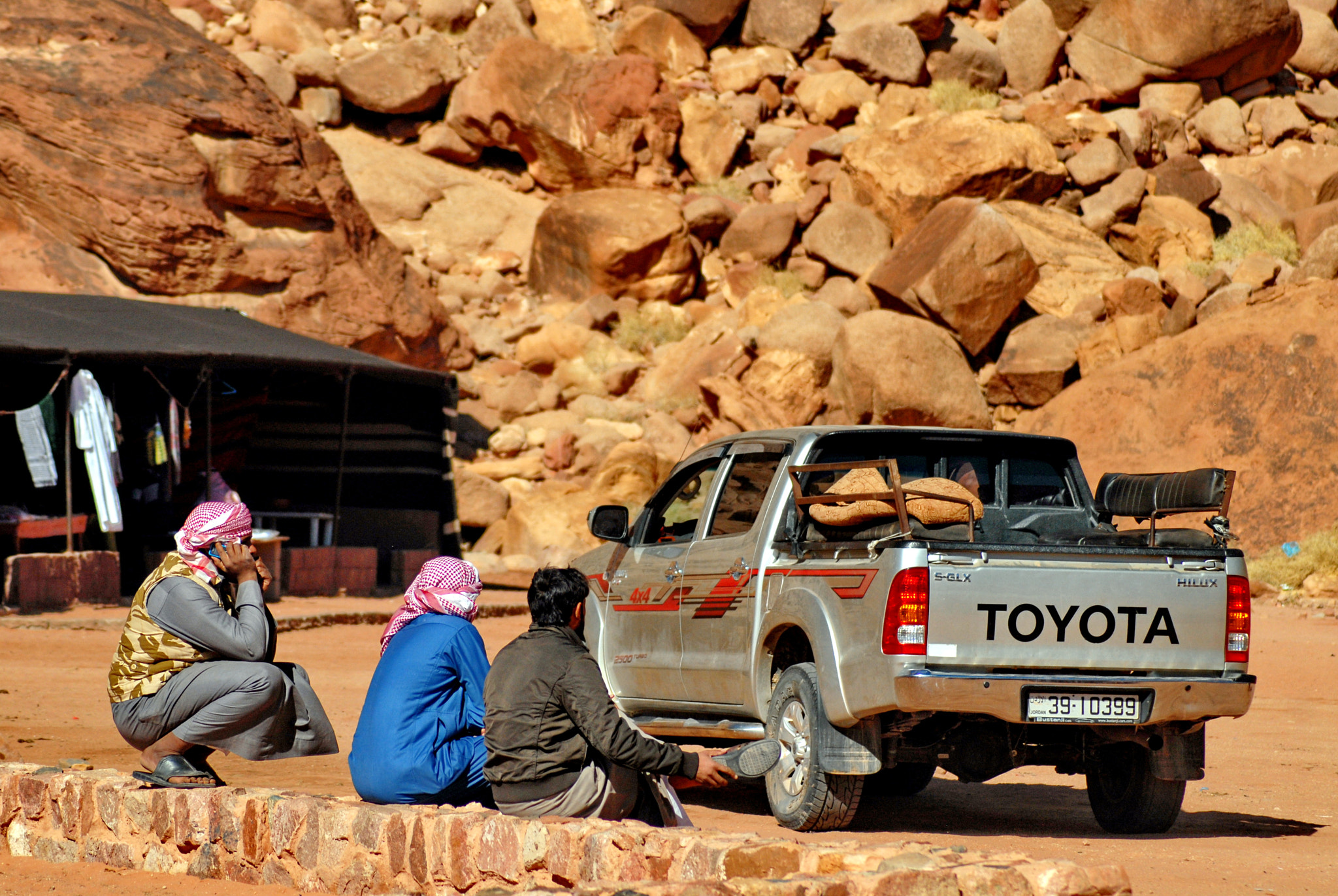 Nikon AF Nikkor 70-300mm F4-5.6G sample photo. Jordan. wadi rum desert. photography