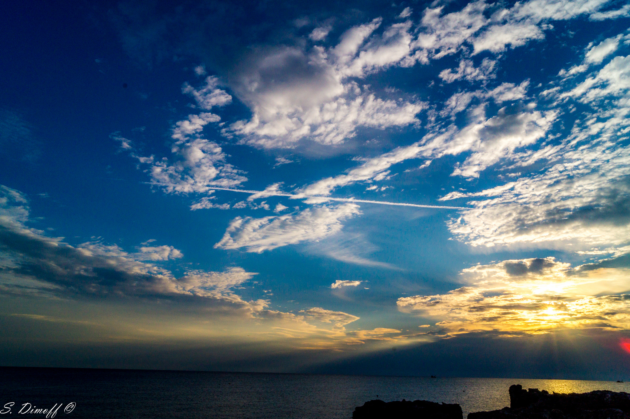 Sony SLT-A58 + Sony DT 18-55mm F3.5-5.6 SAM sample photo. Sun is coming..  photography