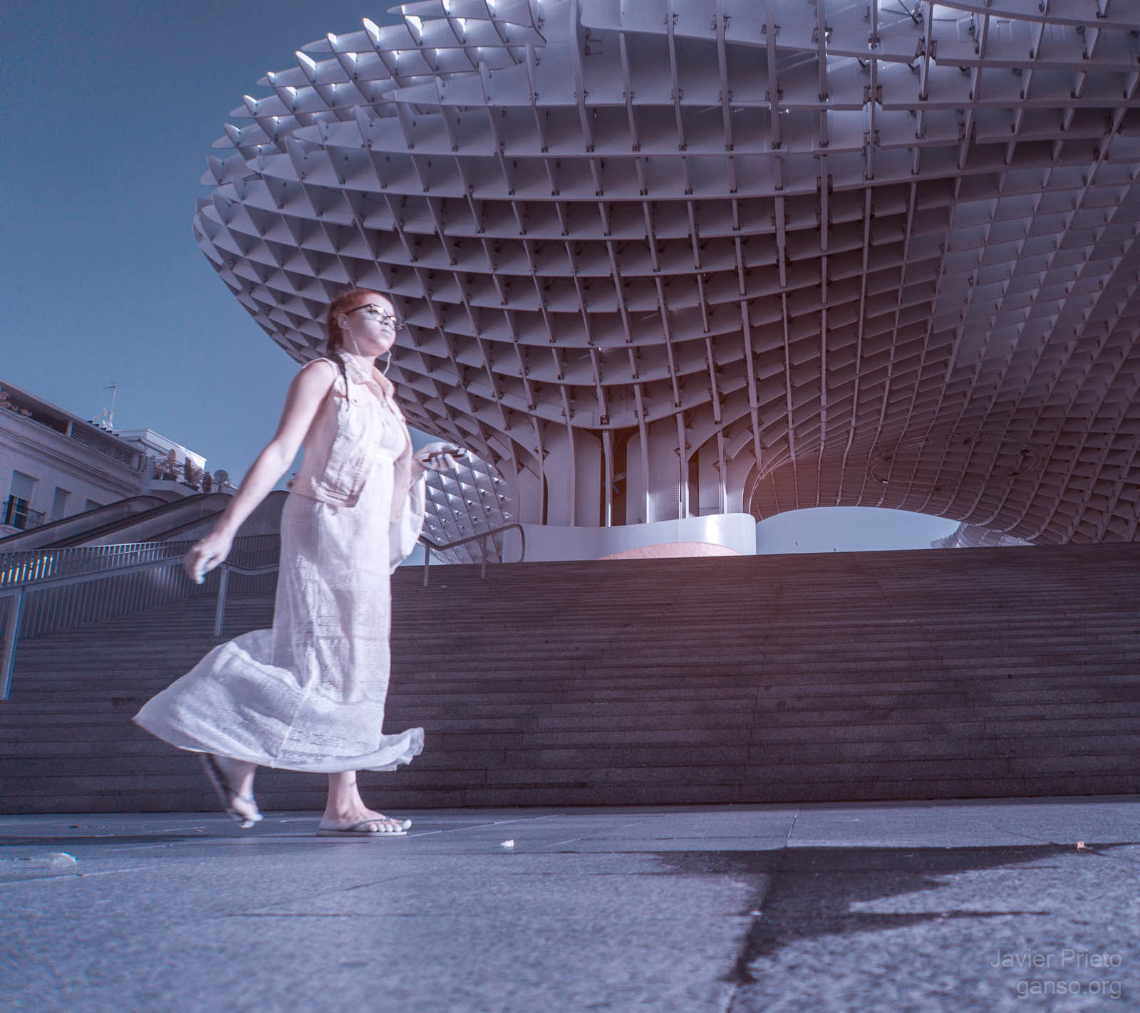 Sony Alpha NEX-5N sample photo. Floating photography