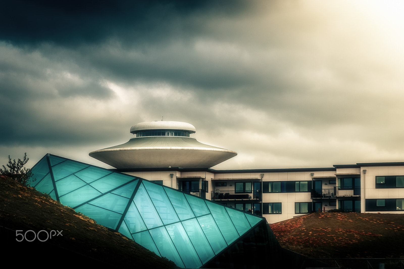 Canon EF 24-85mm F3.5-4.5 USM sample photo. Alien nation photography