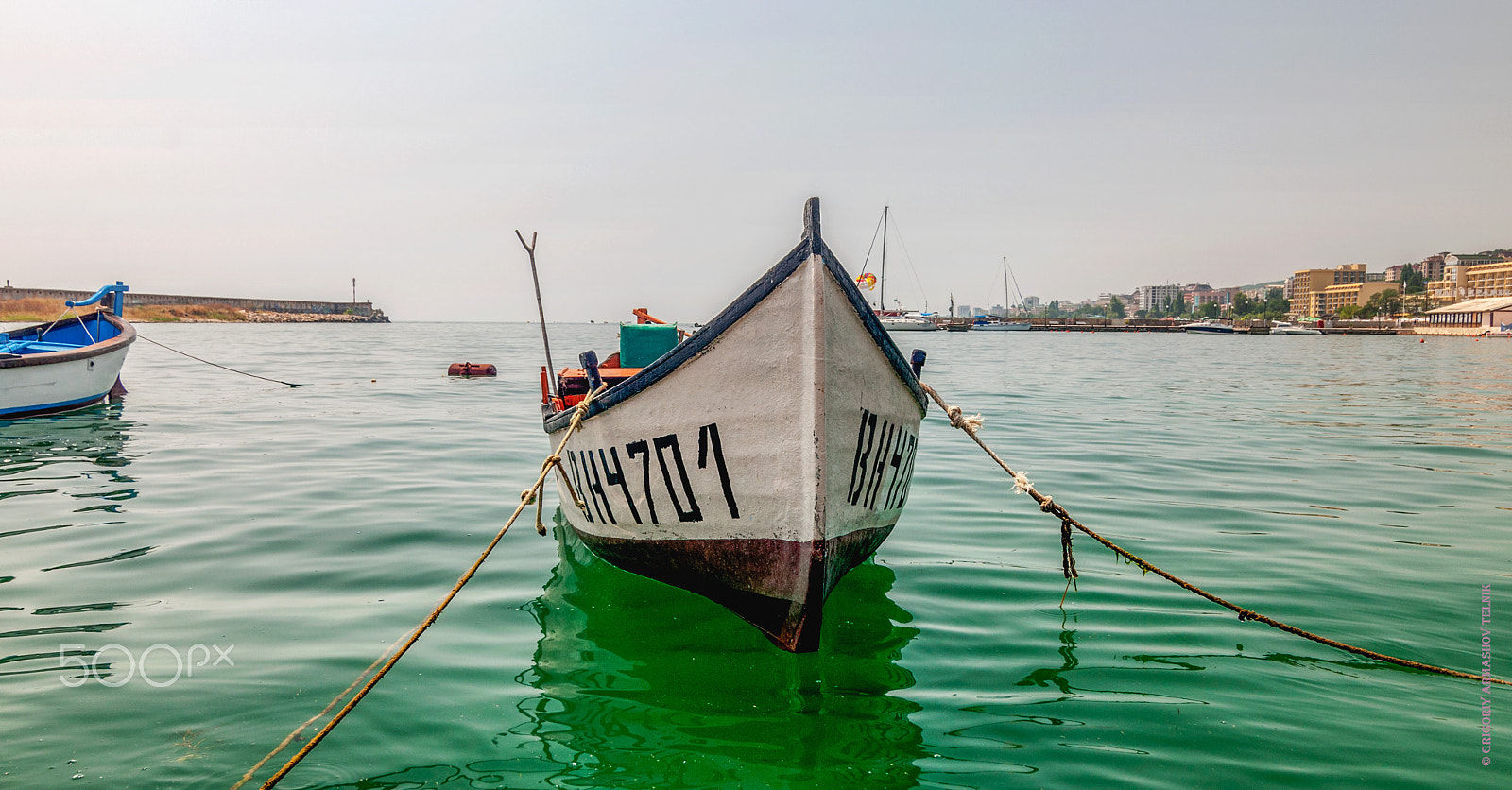 Tokina AT-X Pro 11-16mm F2.8 DX sample photo. A boat photography