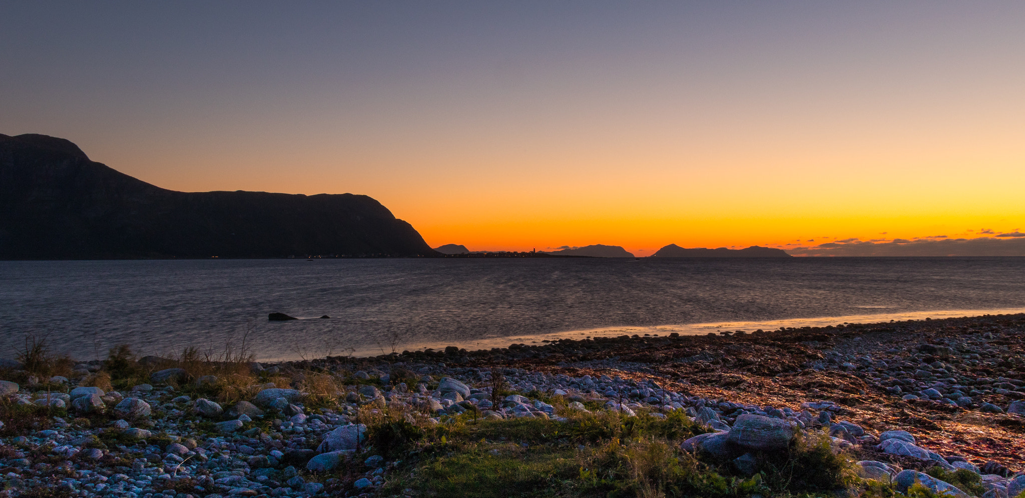 Canon EOS 80D + Sigma 18-200mm f/3.5-6.3 DC OS HSM [II] sample photo. Evening atmosphere at giske photography