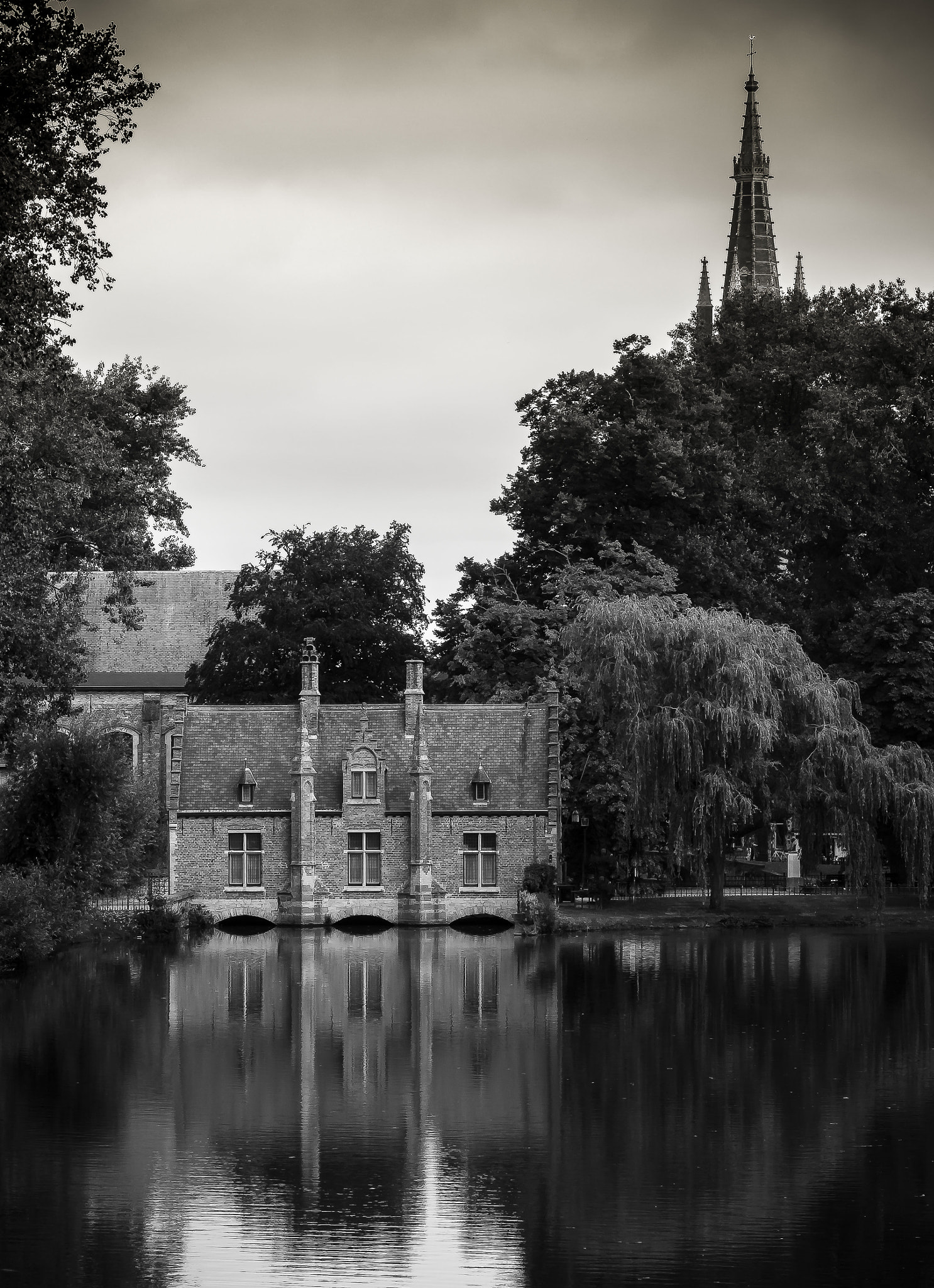 Panasonic Lumix DMC-G3 + Sigma 60mm F2.8 DN Art sample photo. Lovers lake, bruges. photography