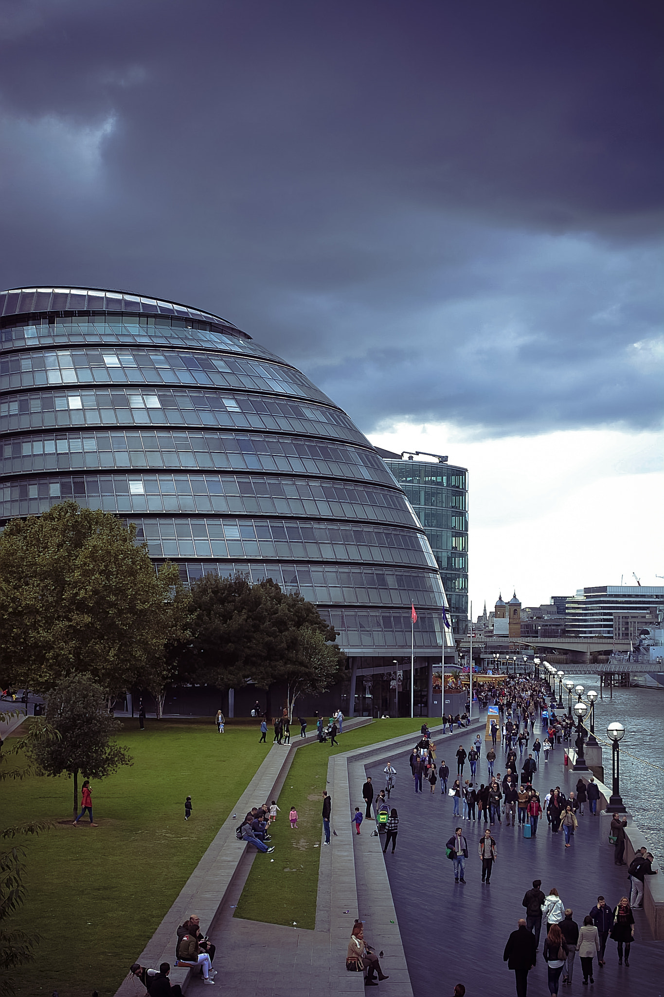 AF Zoom-Nikkor 35-105mm f/3.5-4.5 sample photo. The city hall, london ! photography