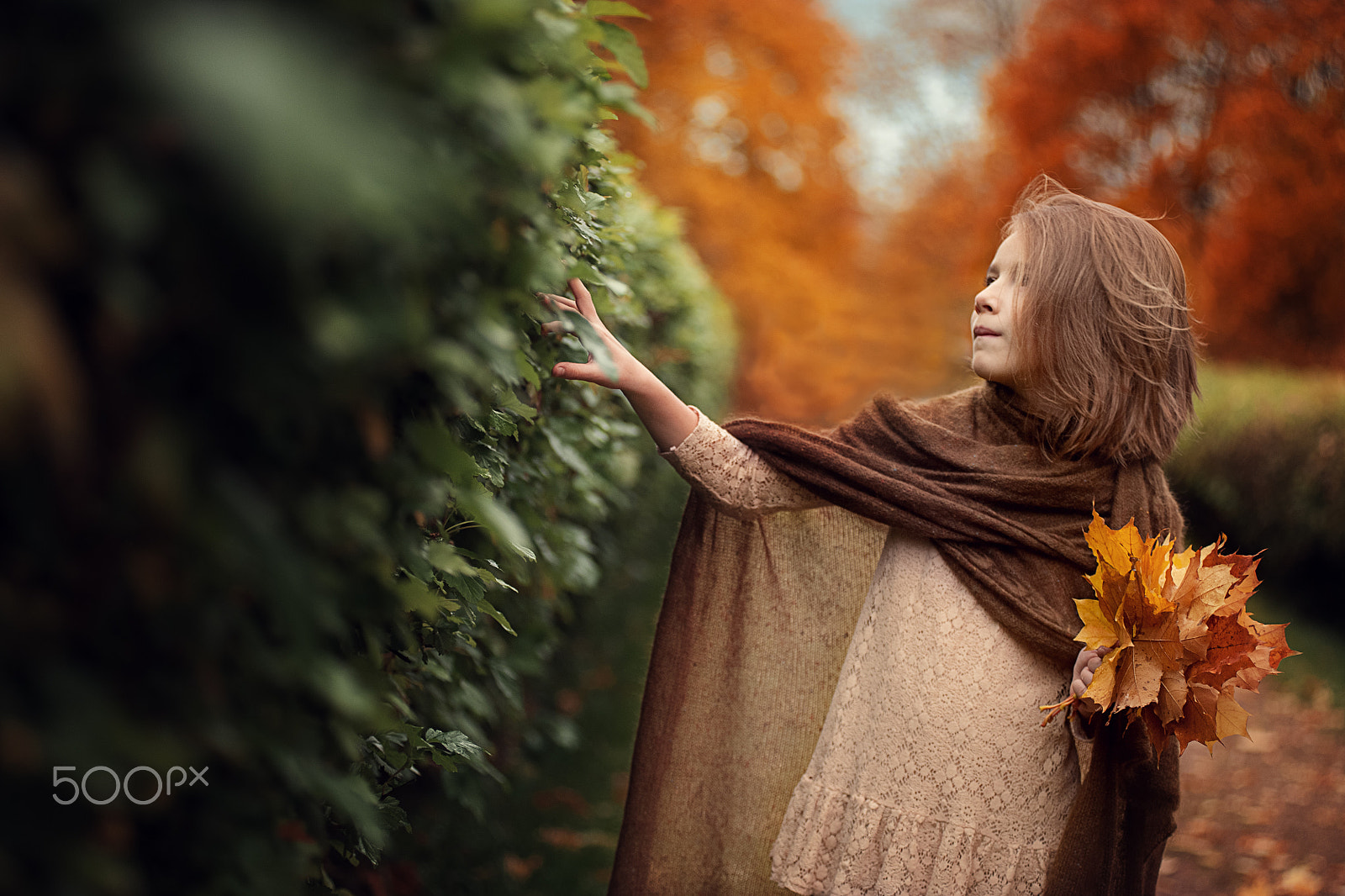 AF Zoom-Nikkor 80-200mm f/2.8 ED sample photo. Girl in autumn photography