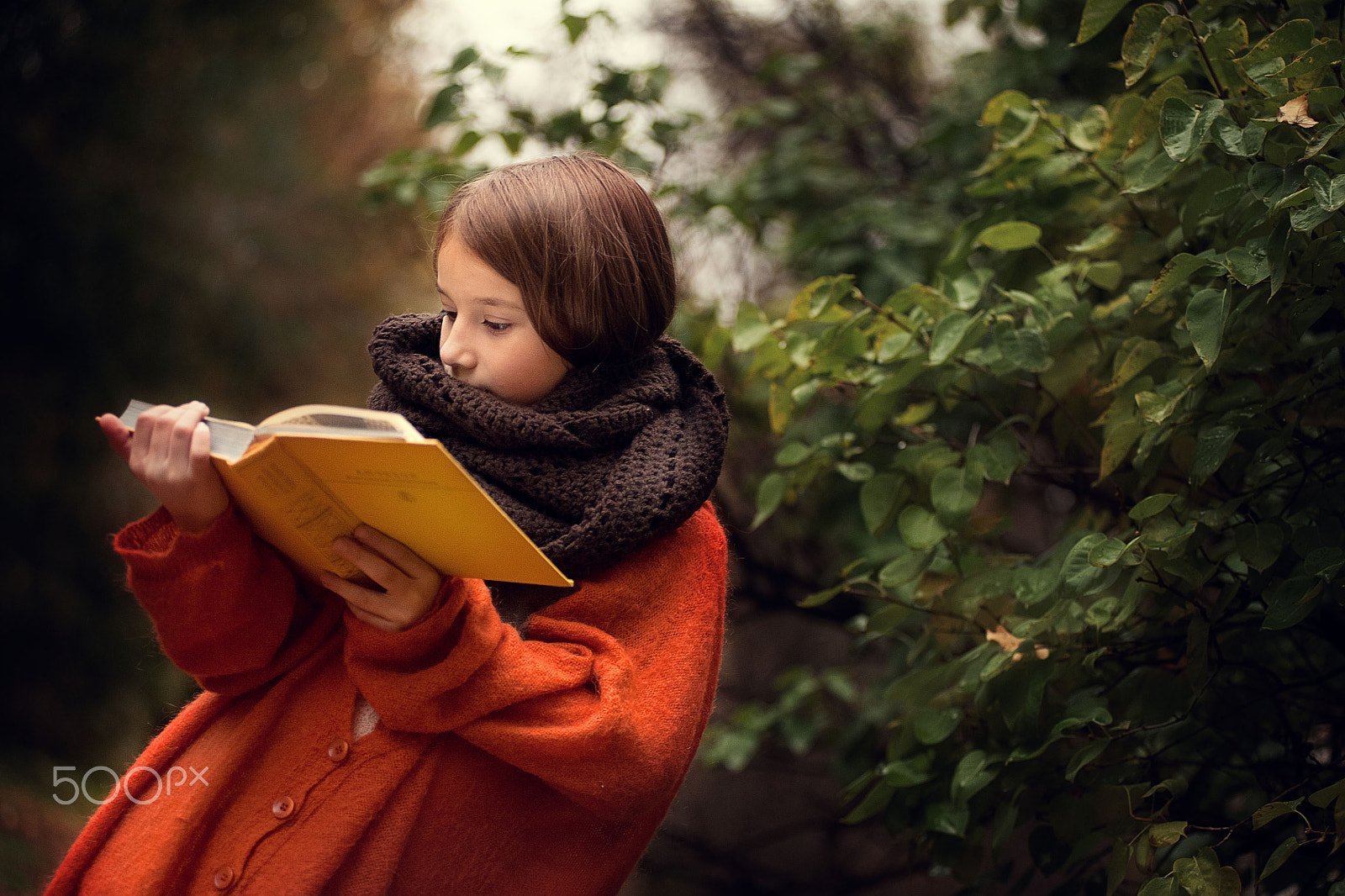 AF Zoom-Nikkor 80-200mm f/2.8 ED sample photo. Girl in autumn photography