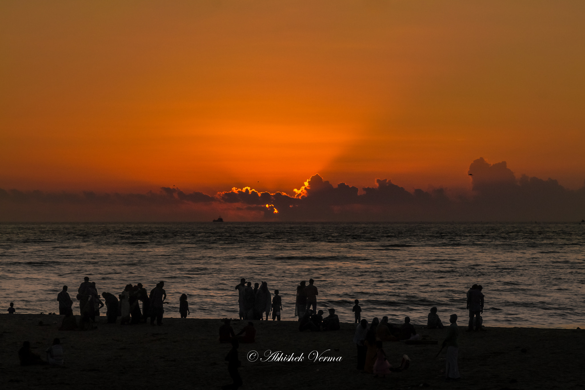 Canon EOS 550D (EOS Rebel T2i / EOS Kiss X4) + Sigma 24-70mm F2.8 EX DG Macro sample photo. Sunset at fort kochi photography