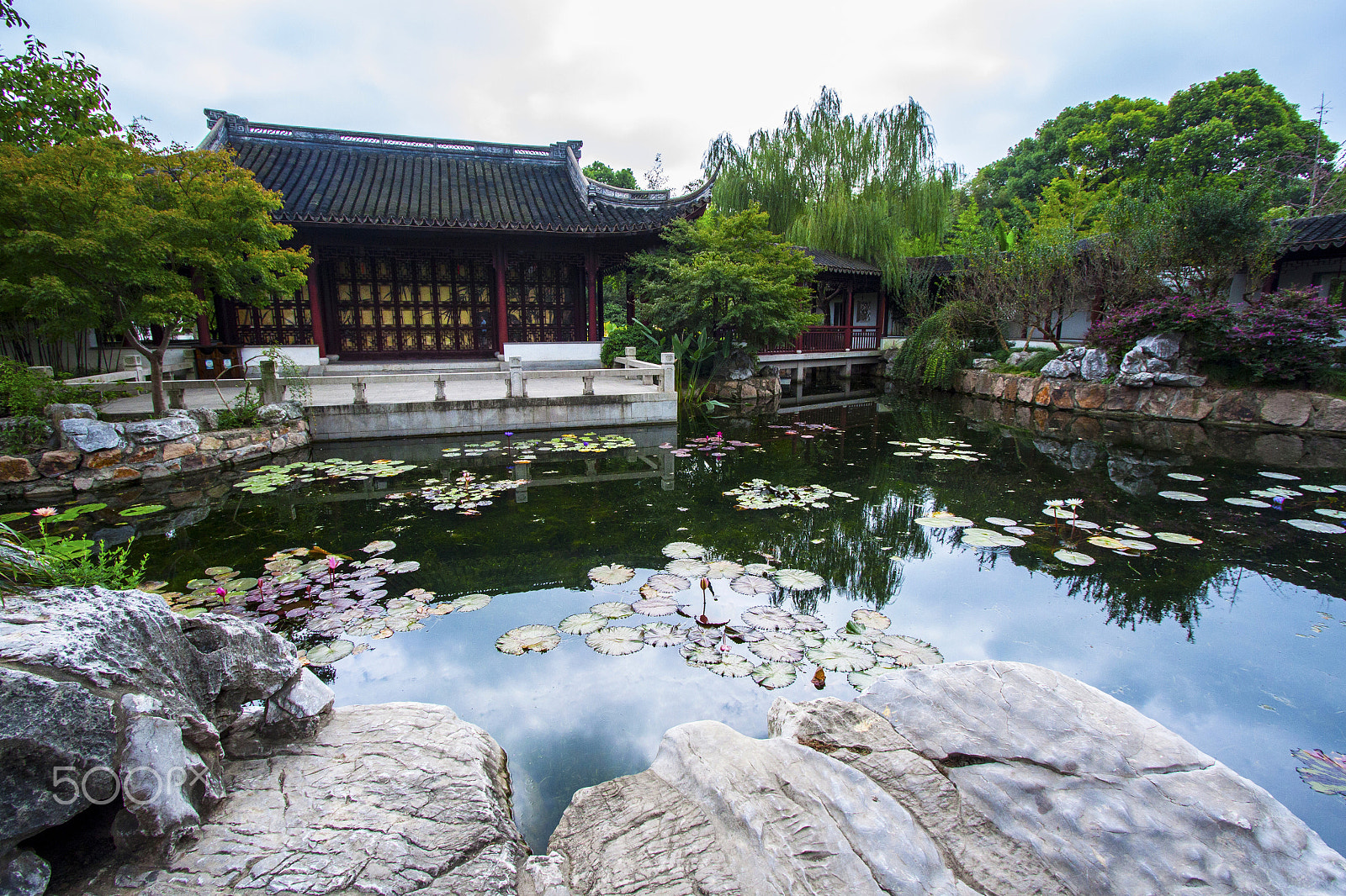 Canon EF-S 10-22mm F3.5-4.5 USM sample photo. Guqi garden photography