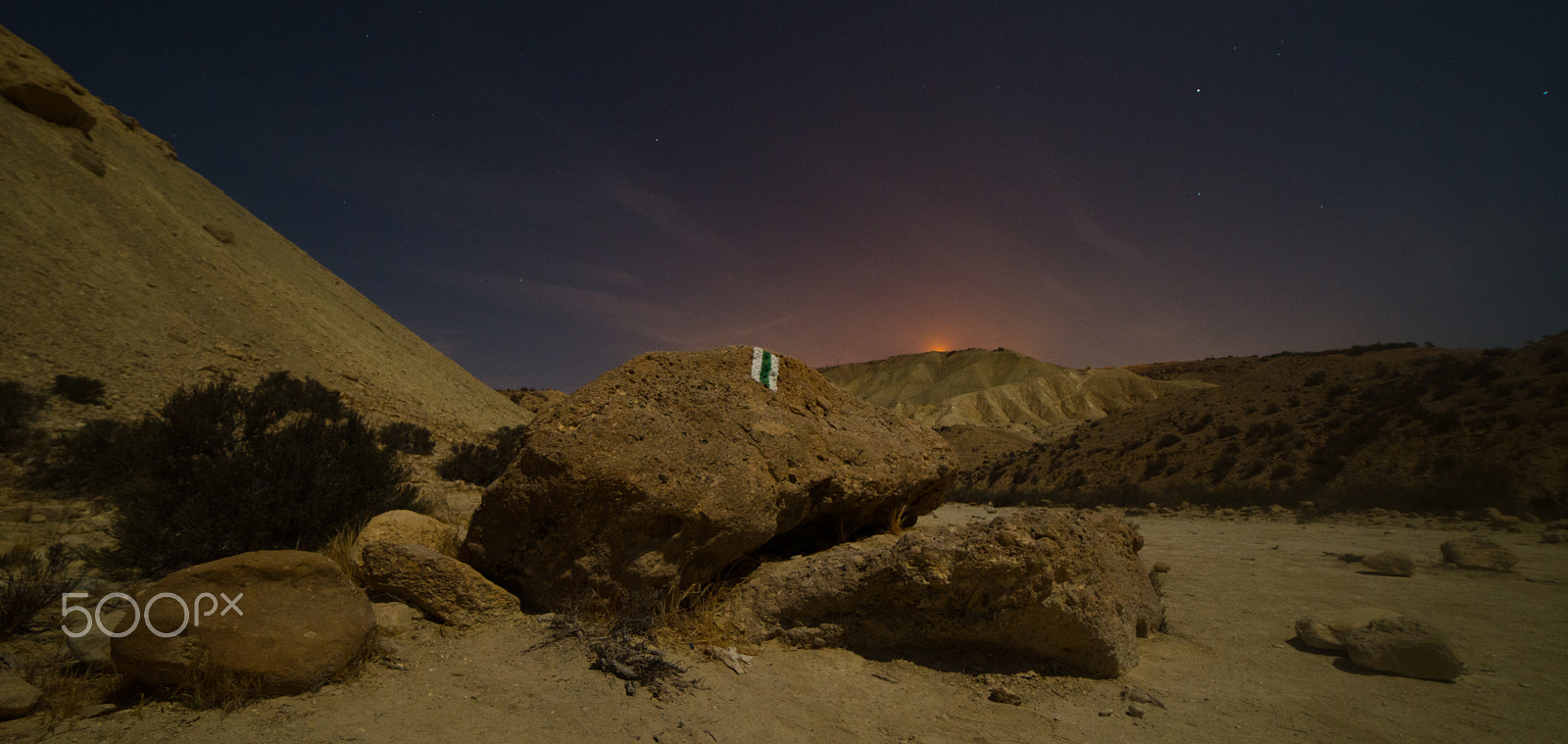 Samyang 14mm F2.8 ED AS IF UMC sample photo. Full moon trail photography