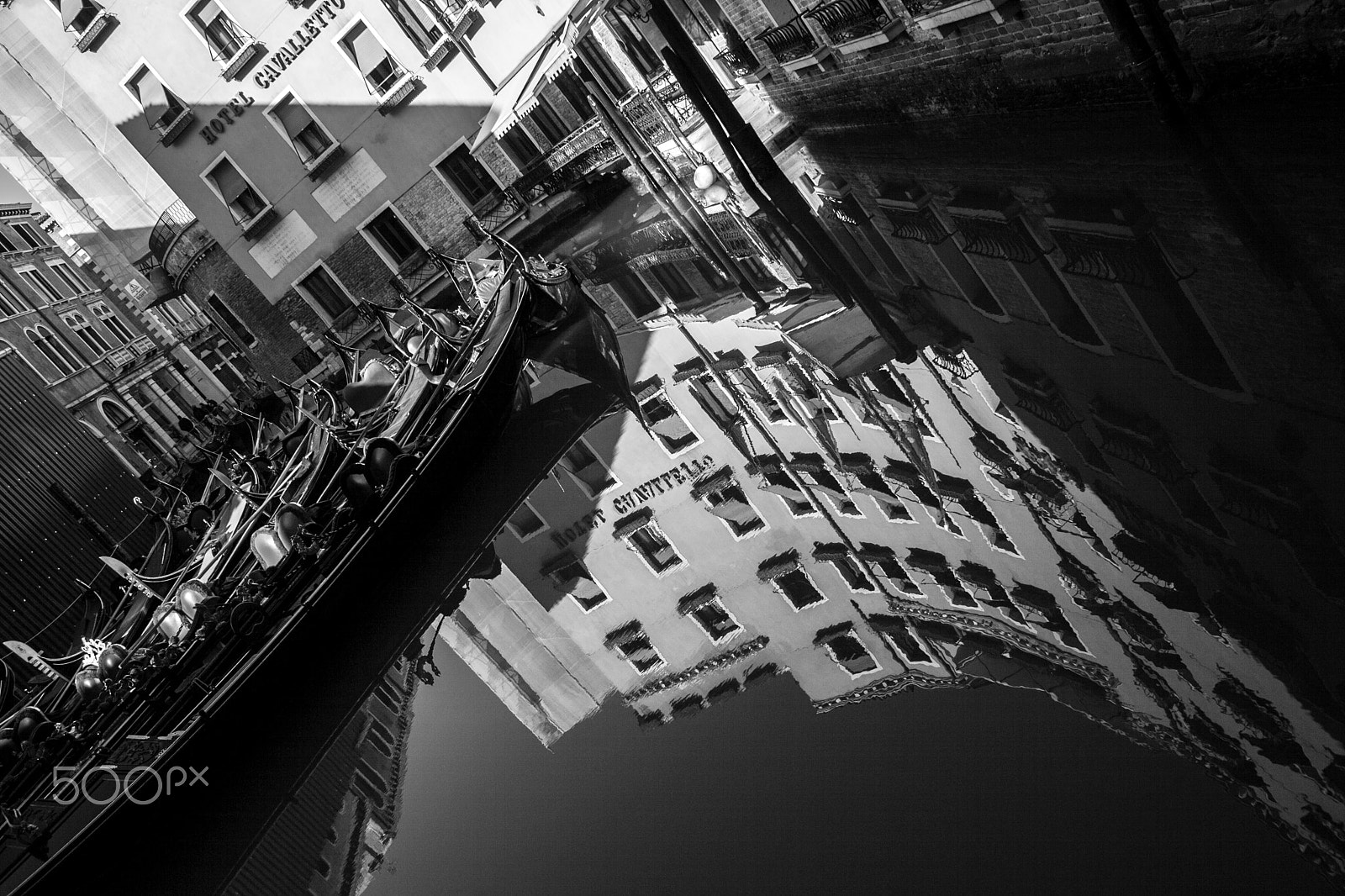 Canon EF 28-105mm f/3.5-4.5 USM sample photo. Inverted perspective photography