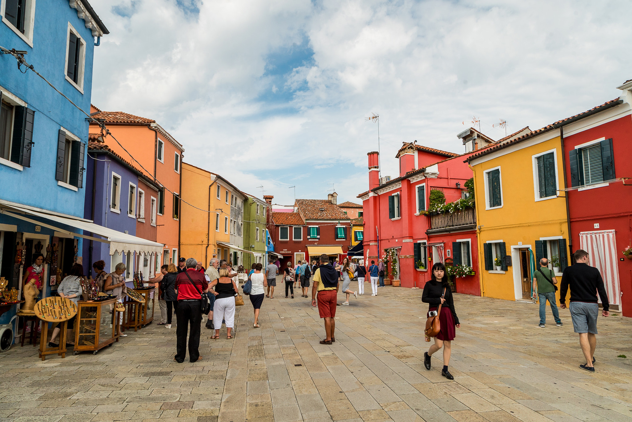 24-105mm F4 G SSM OSS sample photo. Burano colorful streets photography