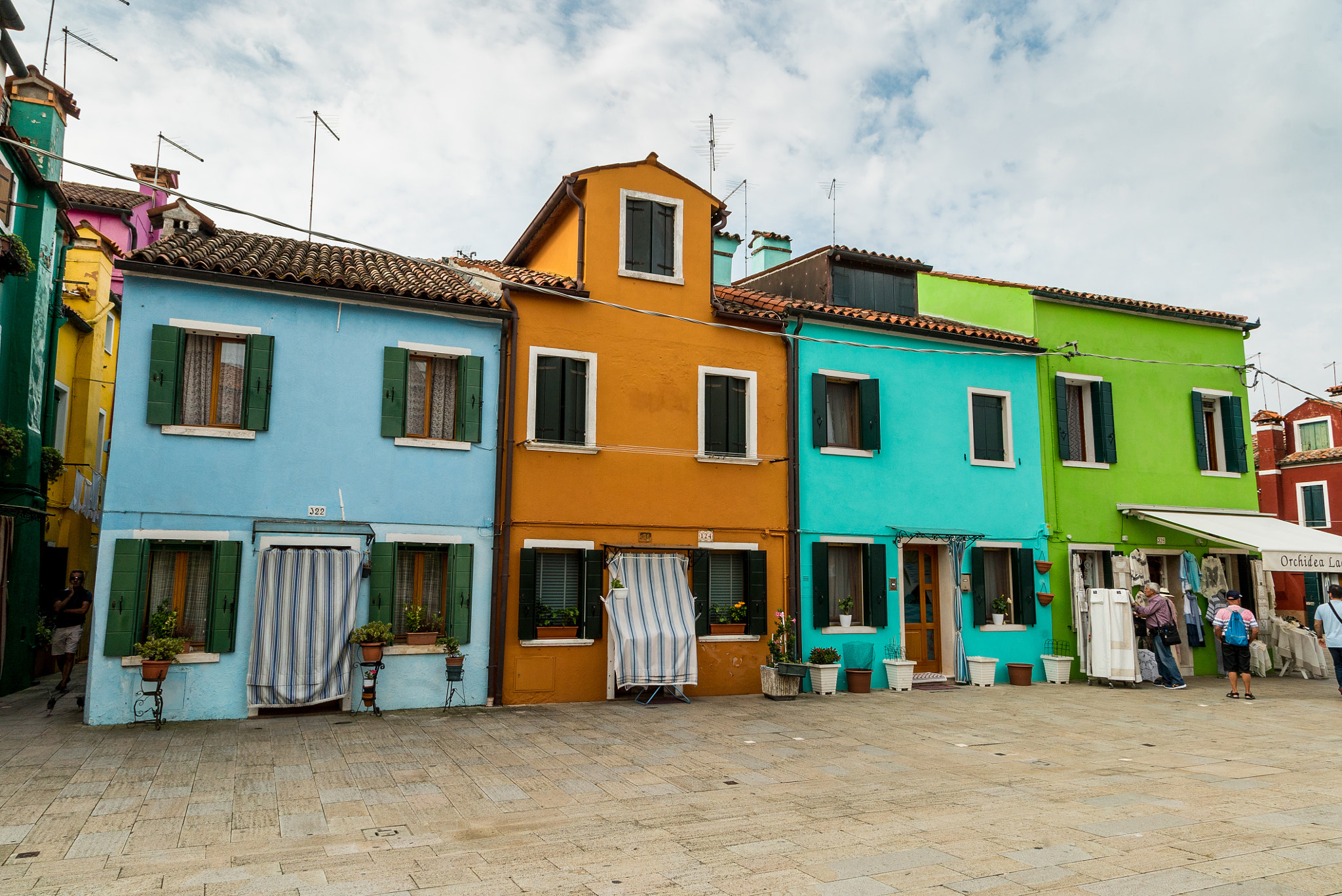 24-105mm F4 G SSM OSS sample photo. Colorful buildings in burano, italy photography