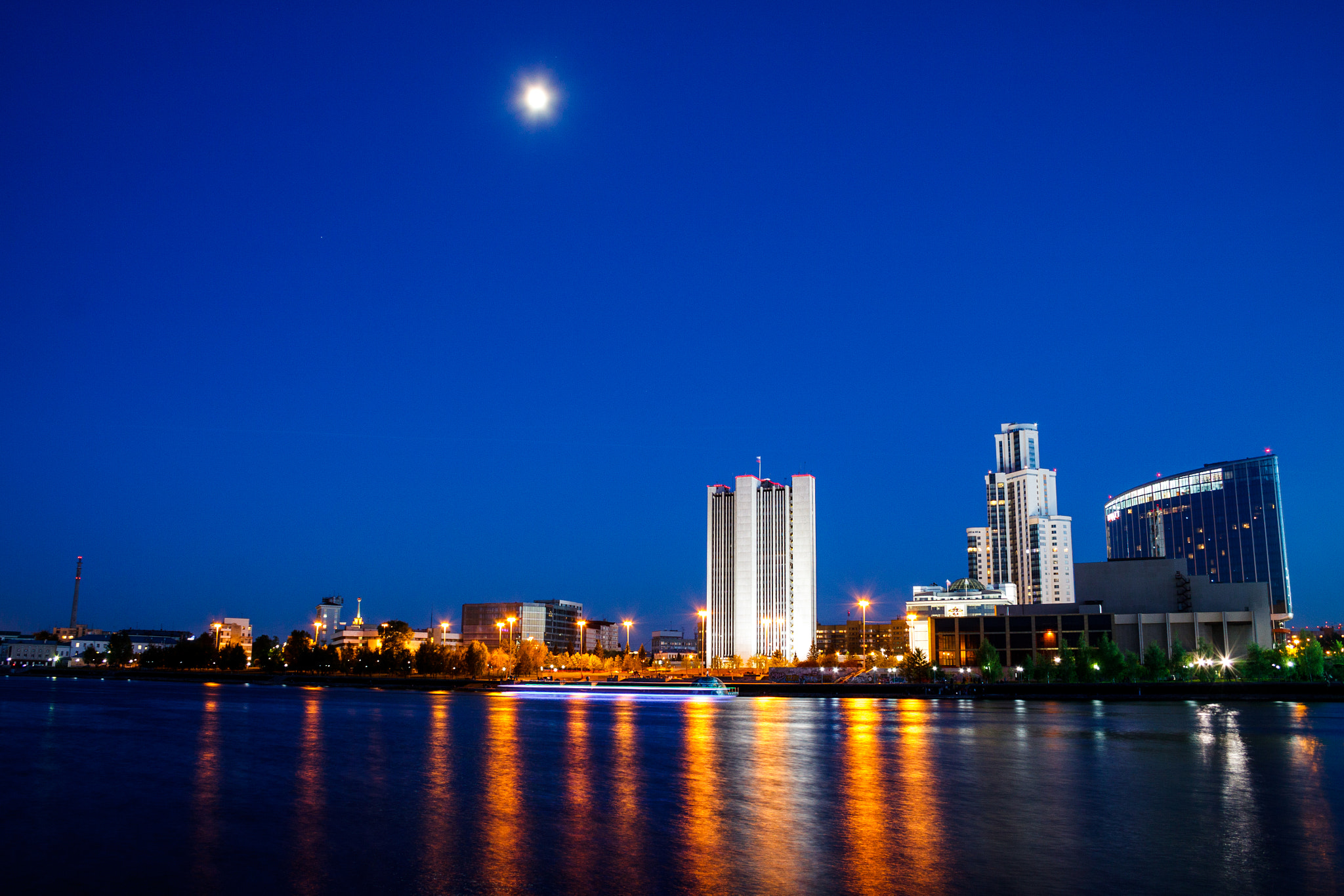 Canon EF-S 18-55mm f/3.5-5.6 USM sample photo. Yekaterinburg photography