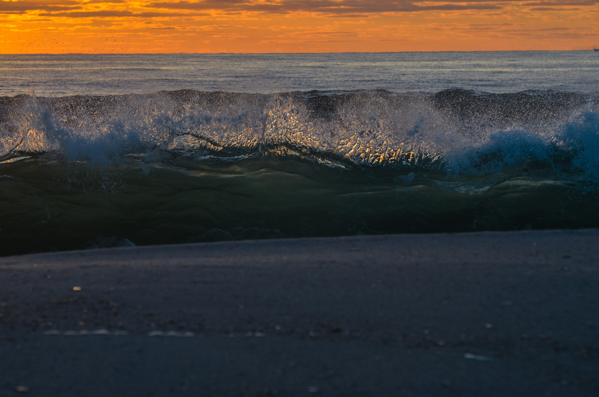 Sigma 70-200mm F2.8 EX DG Macro HSM II sample photo. Morning wave photography