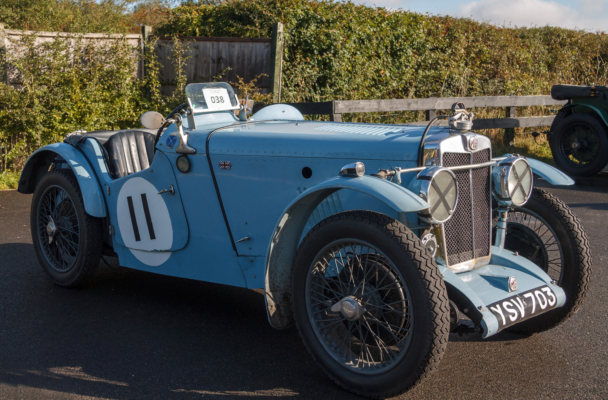 Canon EF-S 17-85mm F4-5.6 IS USM sample photo. Vintage mg sports car photography