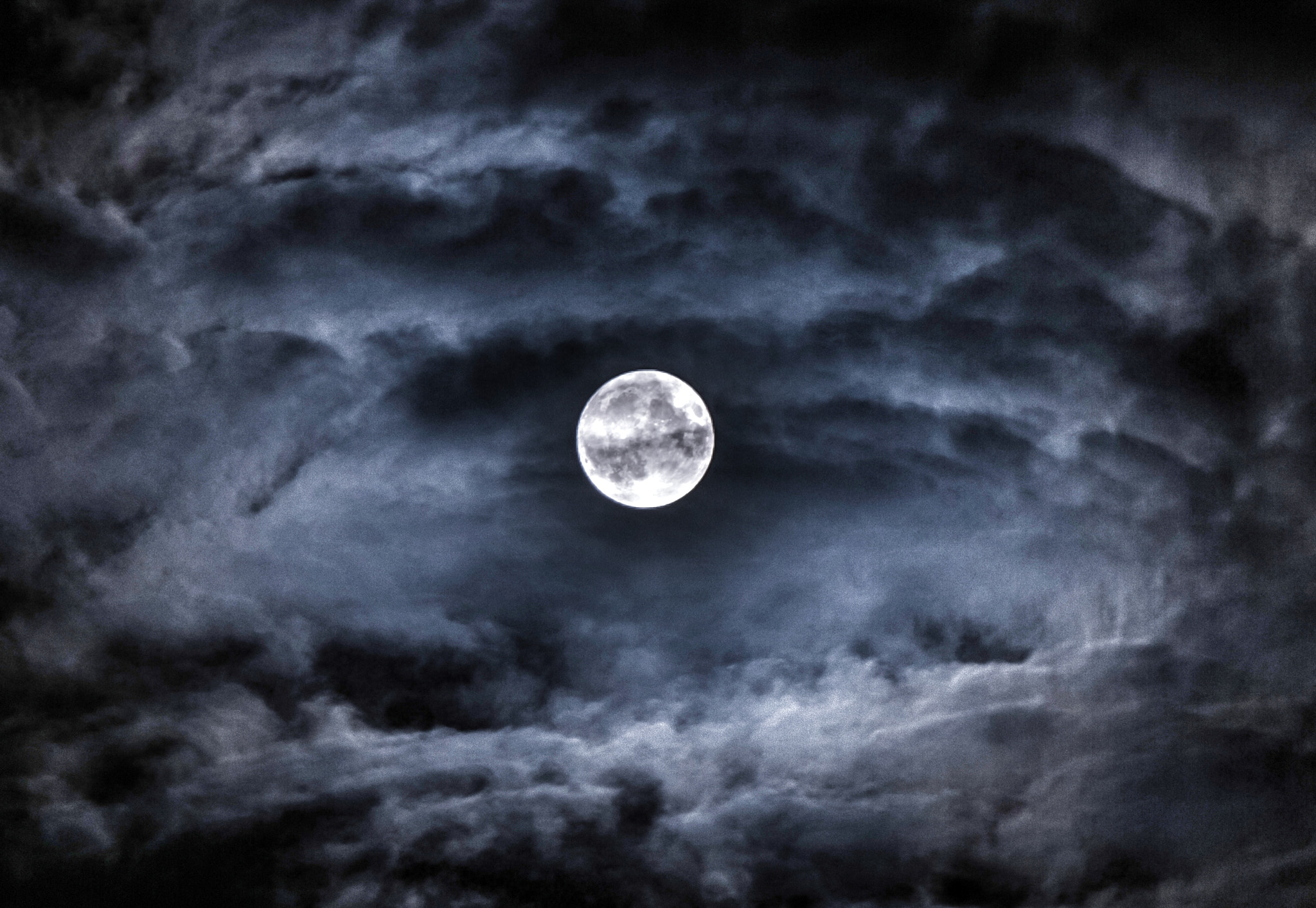 Sony SLT-A68 sample photo. Full moon photography