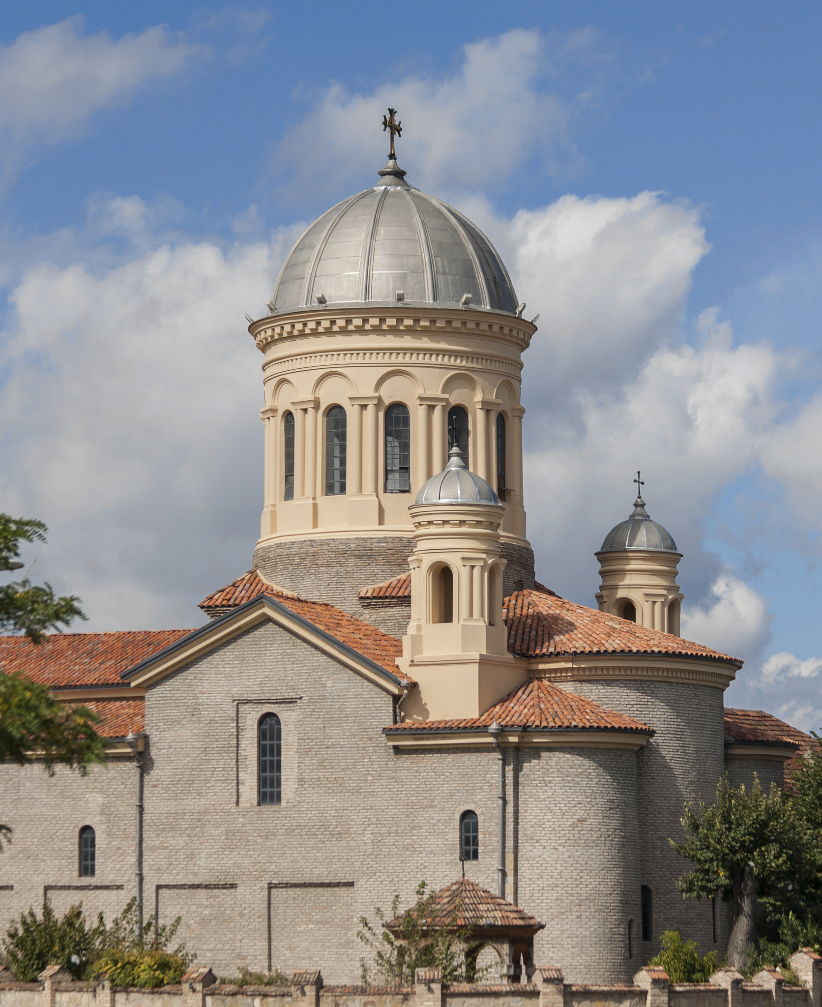 Canon EF 70-300mm F4-5.6 IS USM sample photo. Gori church photography