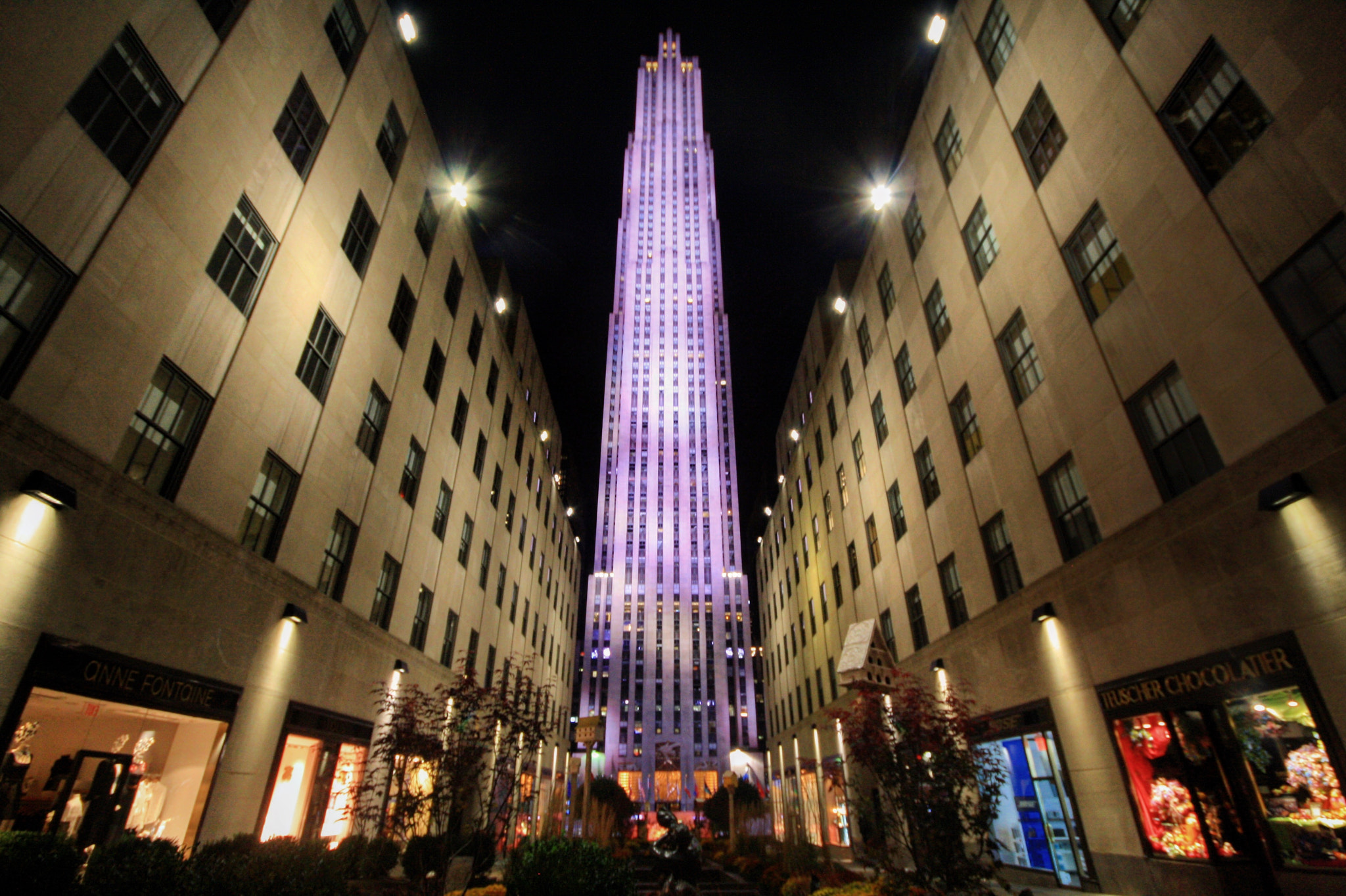 Canon EOS 1000D (EOS Digital Rebel XS / EOS Kiss F) sample photo. Rockefeller center, 5th ave, nyc. photography