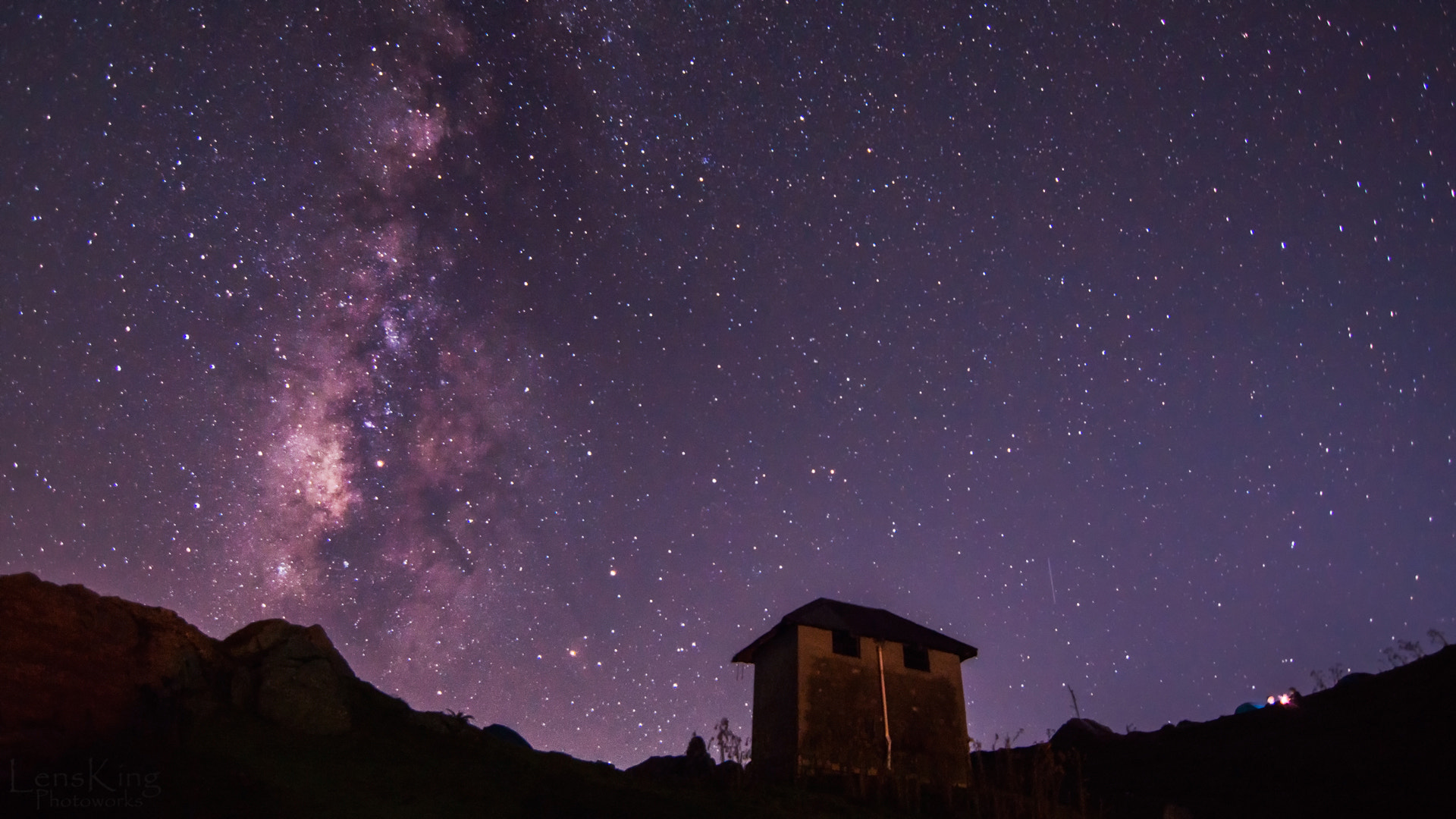 Sony a6000 + 20mm F2.8 sample photo. Luxurious skies photography