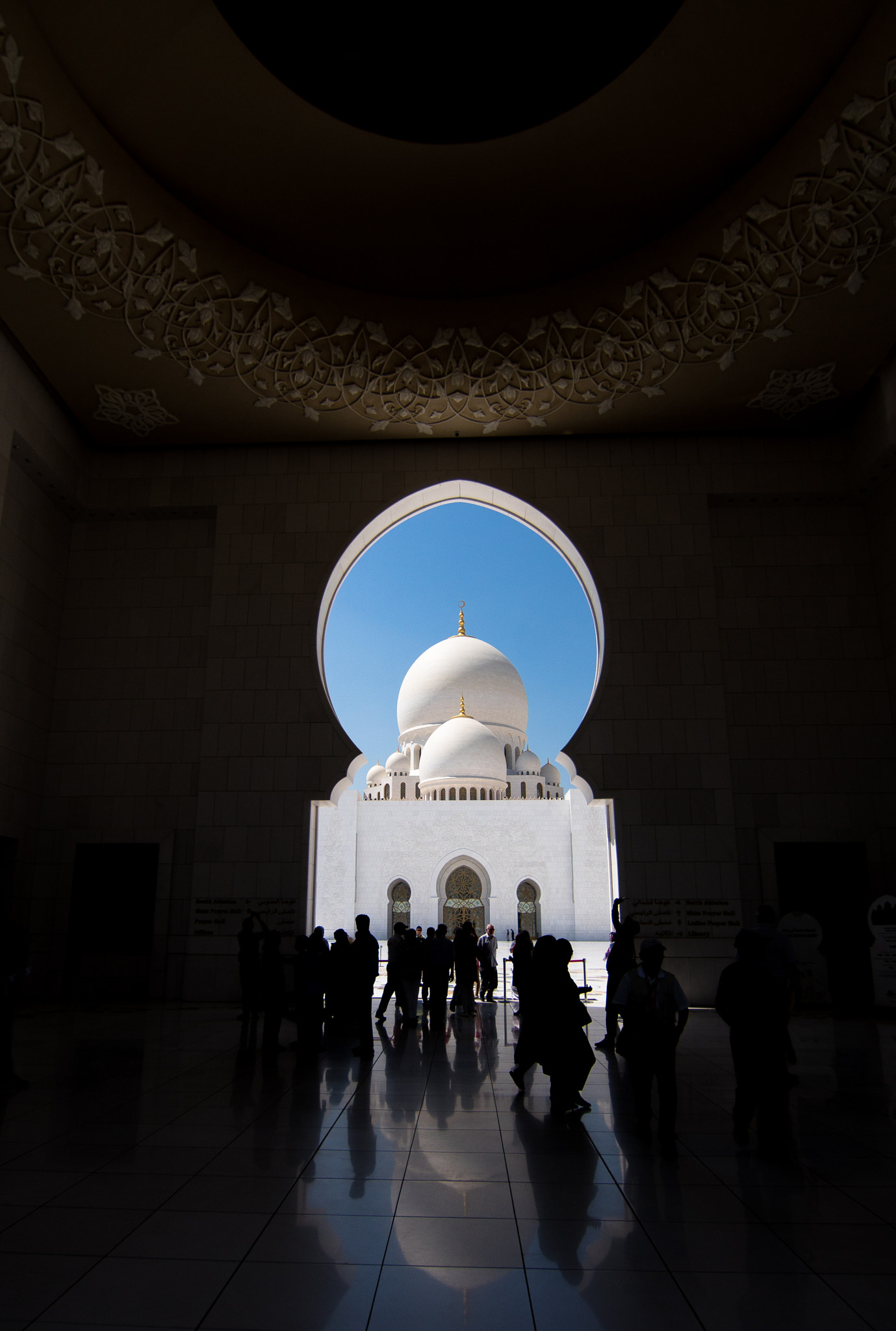 11-16mm F2.8 sample photo. Looking at the dome photography