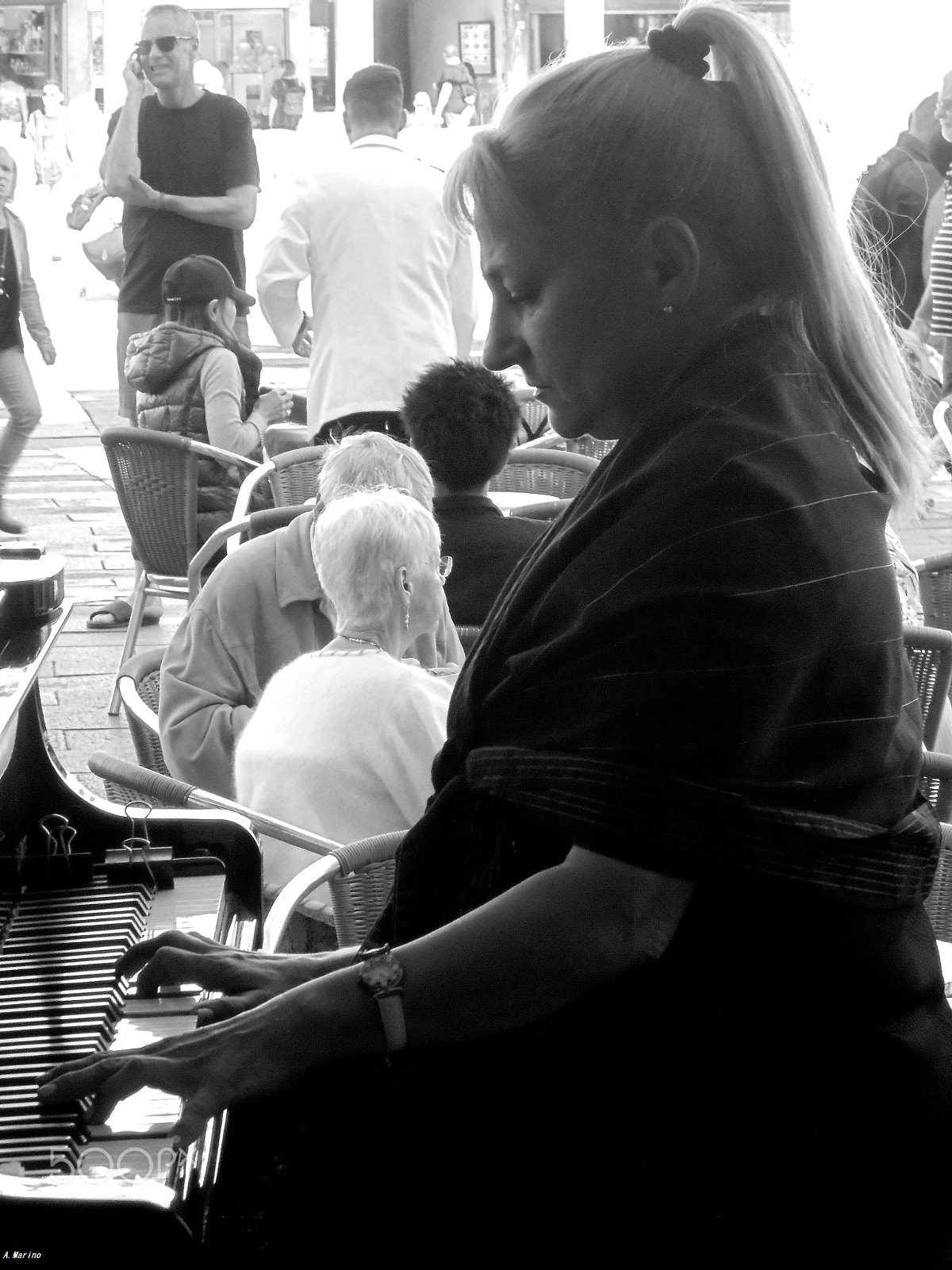Sony Cyber-shot DSC-W810 sample photo. The pianist photography