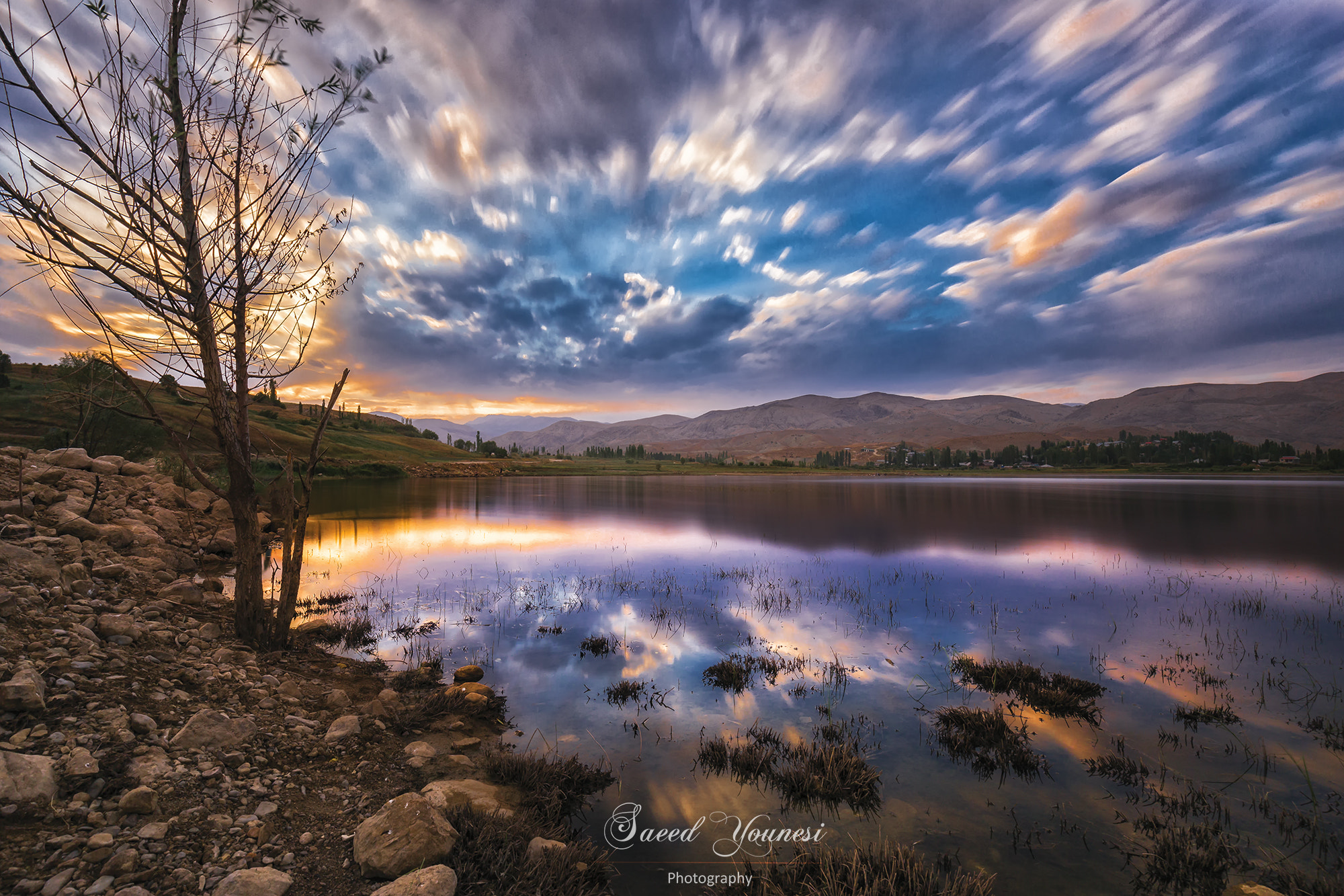 Canon EOS 6D + Canon EF 16-35mm F4L IS USM sample photo. Lake sunset photography