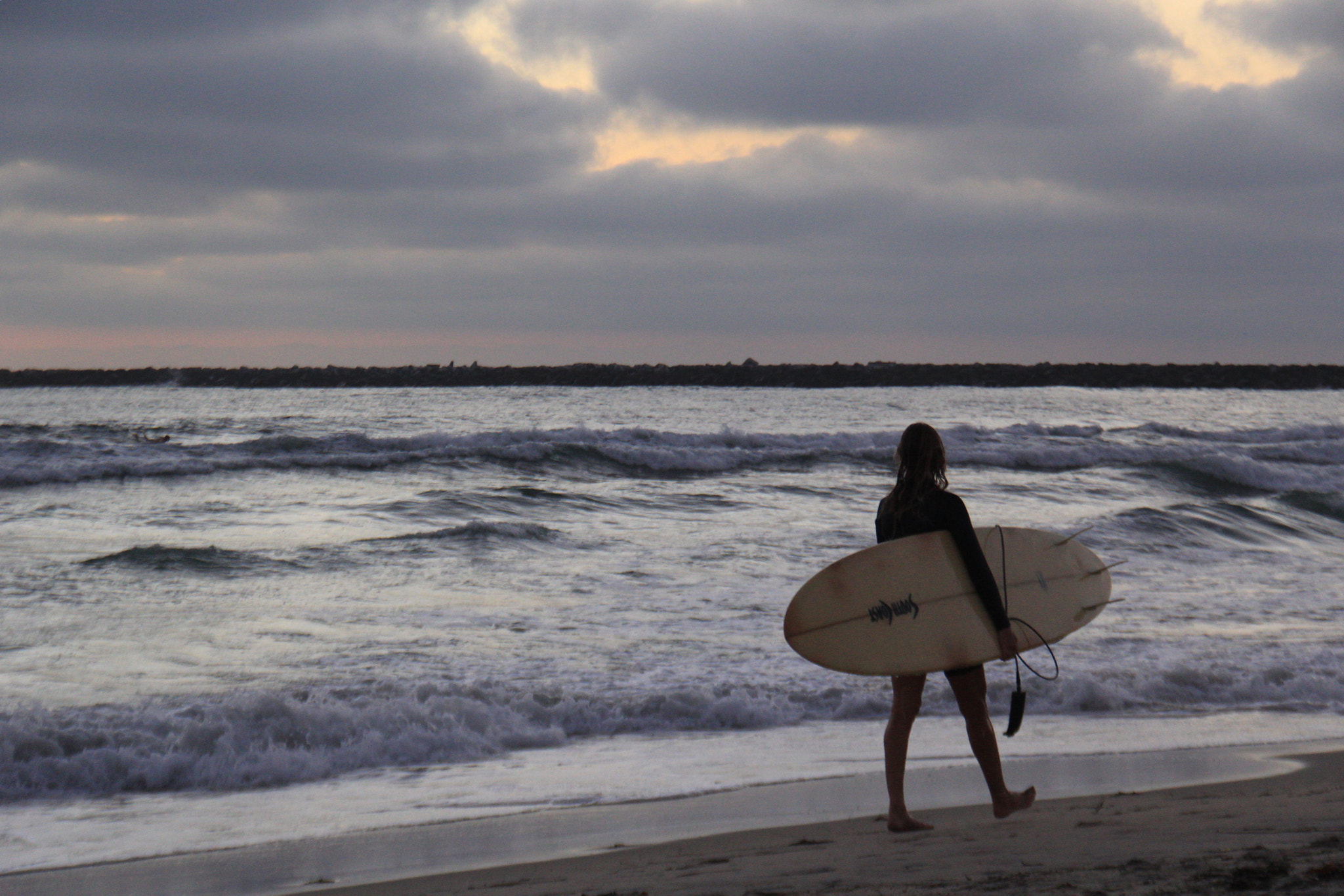 Canon EOS 60D + Canon EF-S 18-135mm F3.5-5.6 IS sample photo. Waves photography