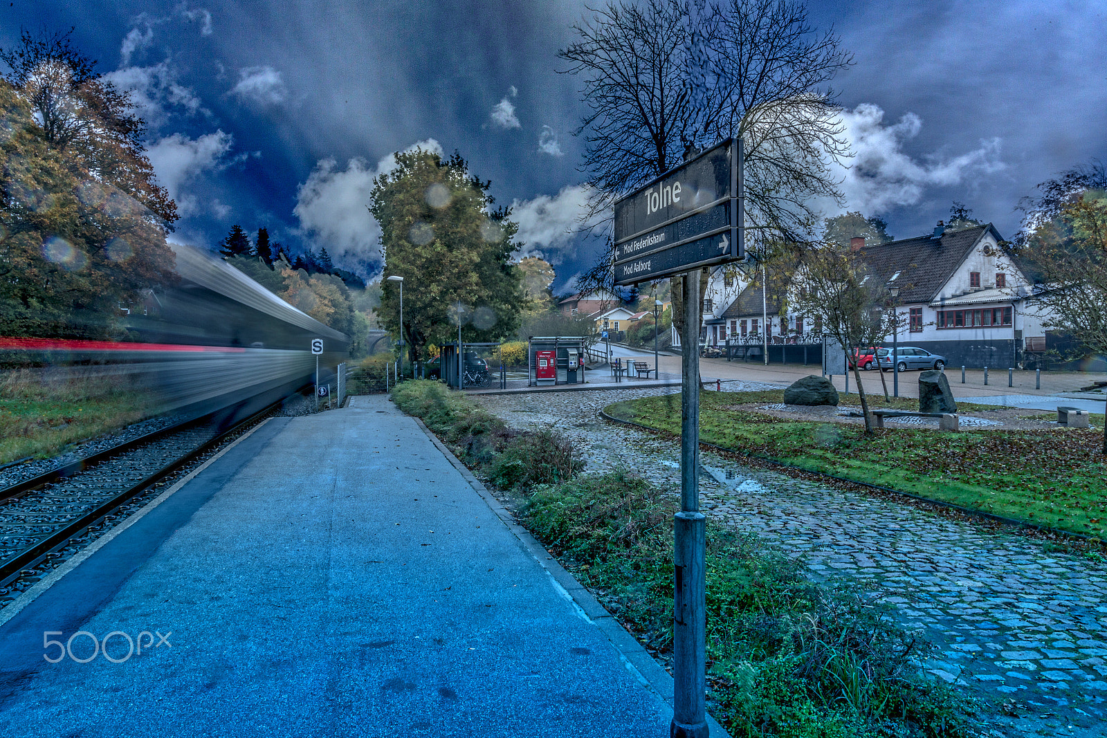 Canon EOS-1D X Mark II + Sigma 24-105mm f/4 DG OS HSM | A sample photo. Tolne station photography