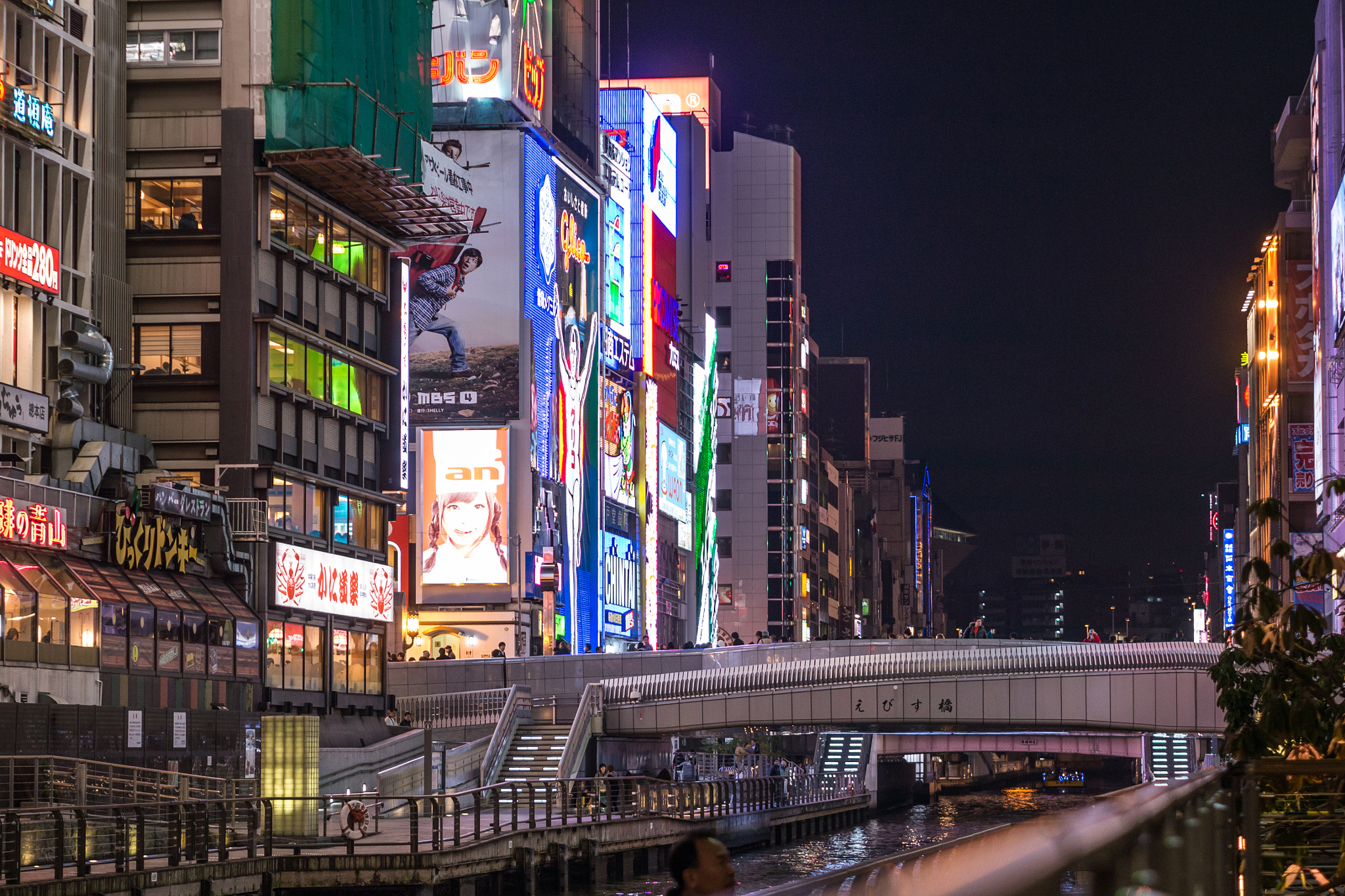 Panasonic Lumix DMC-G5 + Olympus M.Zuiko Digital 45mm F1.8 sample photo. Dotonbori streets photography