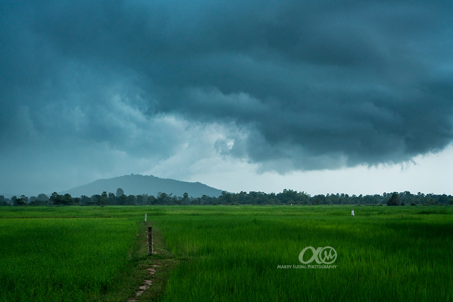 Sony a7R II + Sony FE 28-70mm F3.5-5.6 OSS sample photo. Mountain and storm ! (ខេត្តតាកែវ) photography