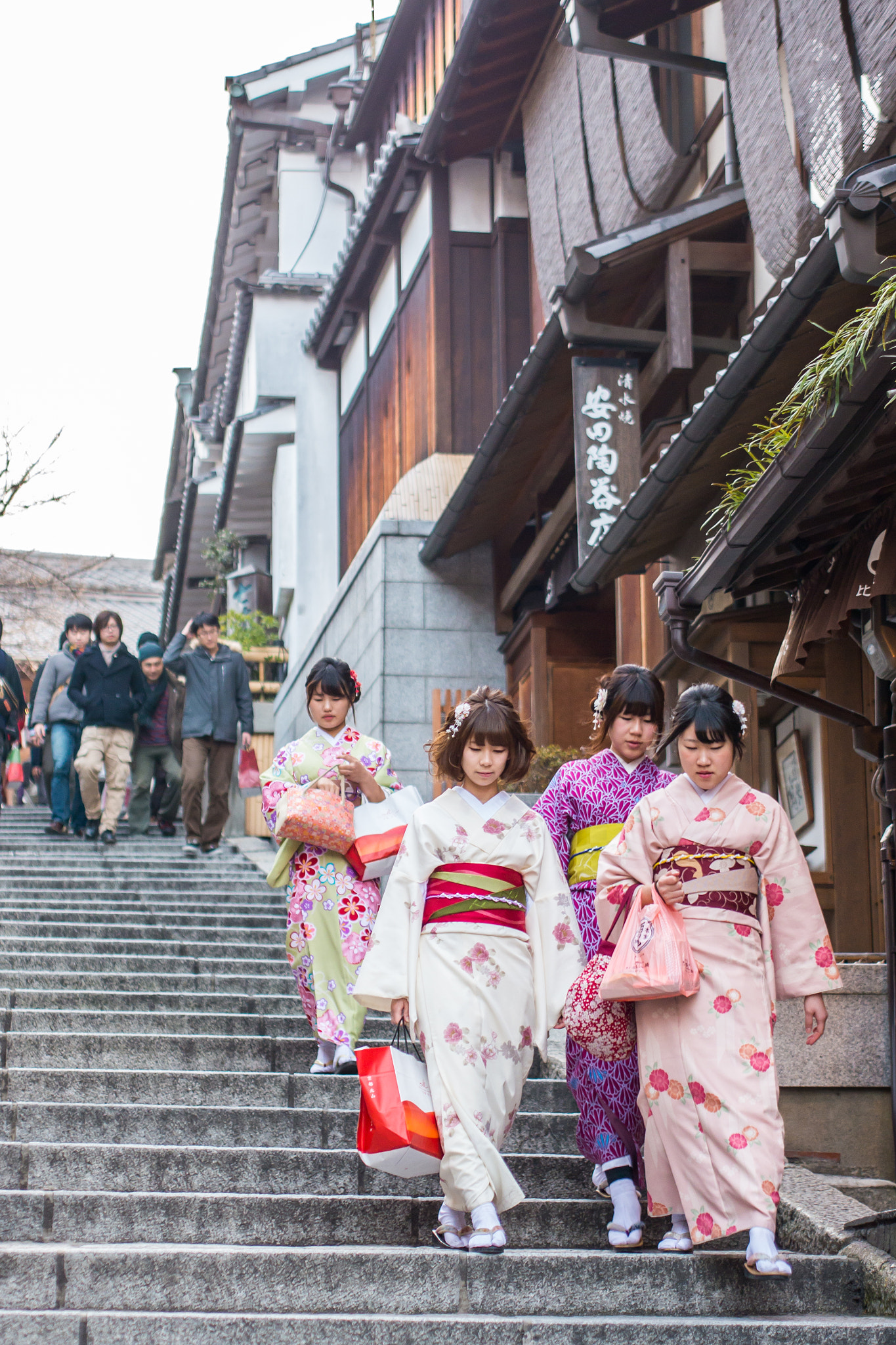 Panasonic Lumix DMC-G5 + Olympus M.Zuiko Digital 45mm F1.8 sample photo. Fake geishas in sannen zaka path photography