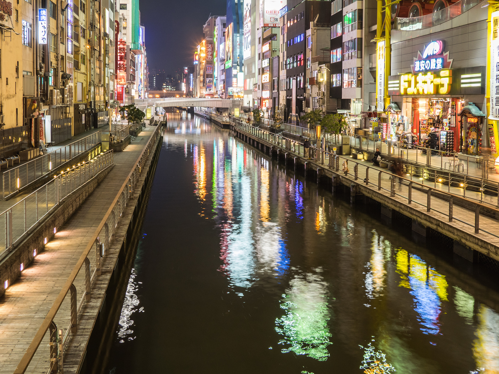 Olympus OM-D E-M1 + Panasonic Lumix G 20mm F1.7 ASPH sample photo. The namba area in osaka photography