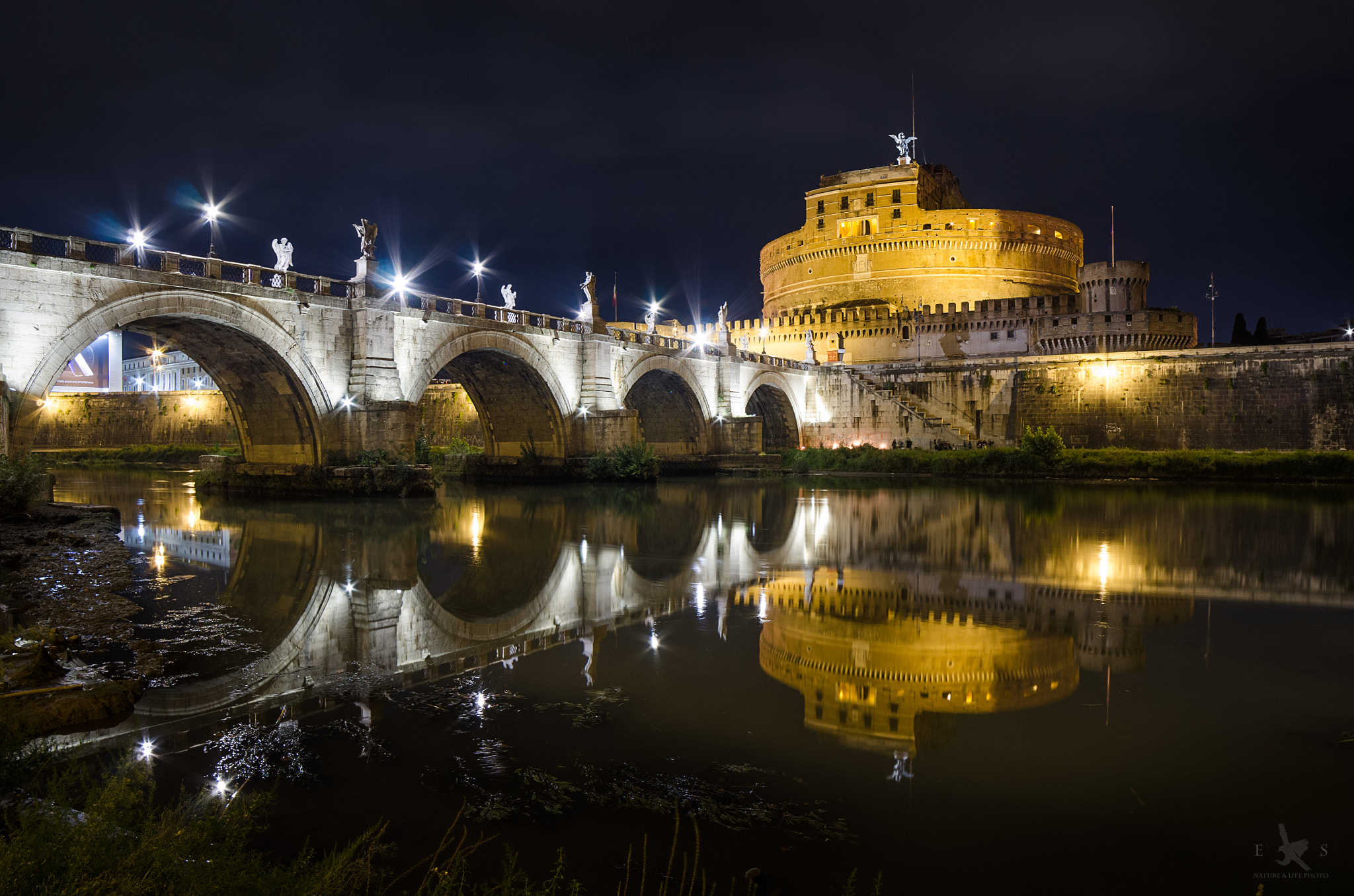 Samyang 14mm F2.8 ED AS IF UMC sample photo. Reflections photography