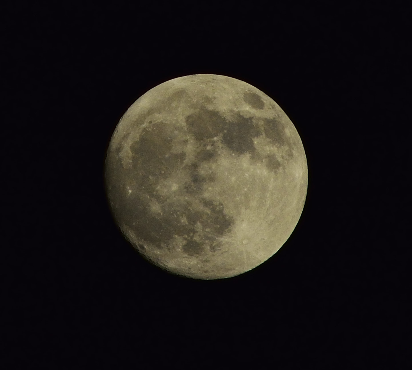 Nikon AF Nikkor 70-300mm F4-5.6G sample photo. Moon photography