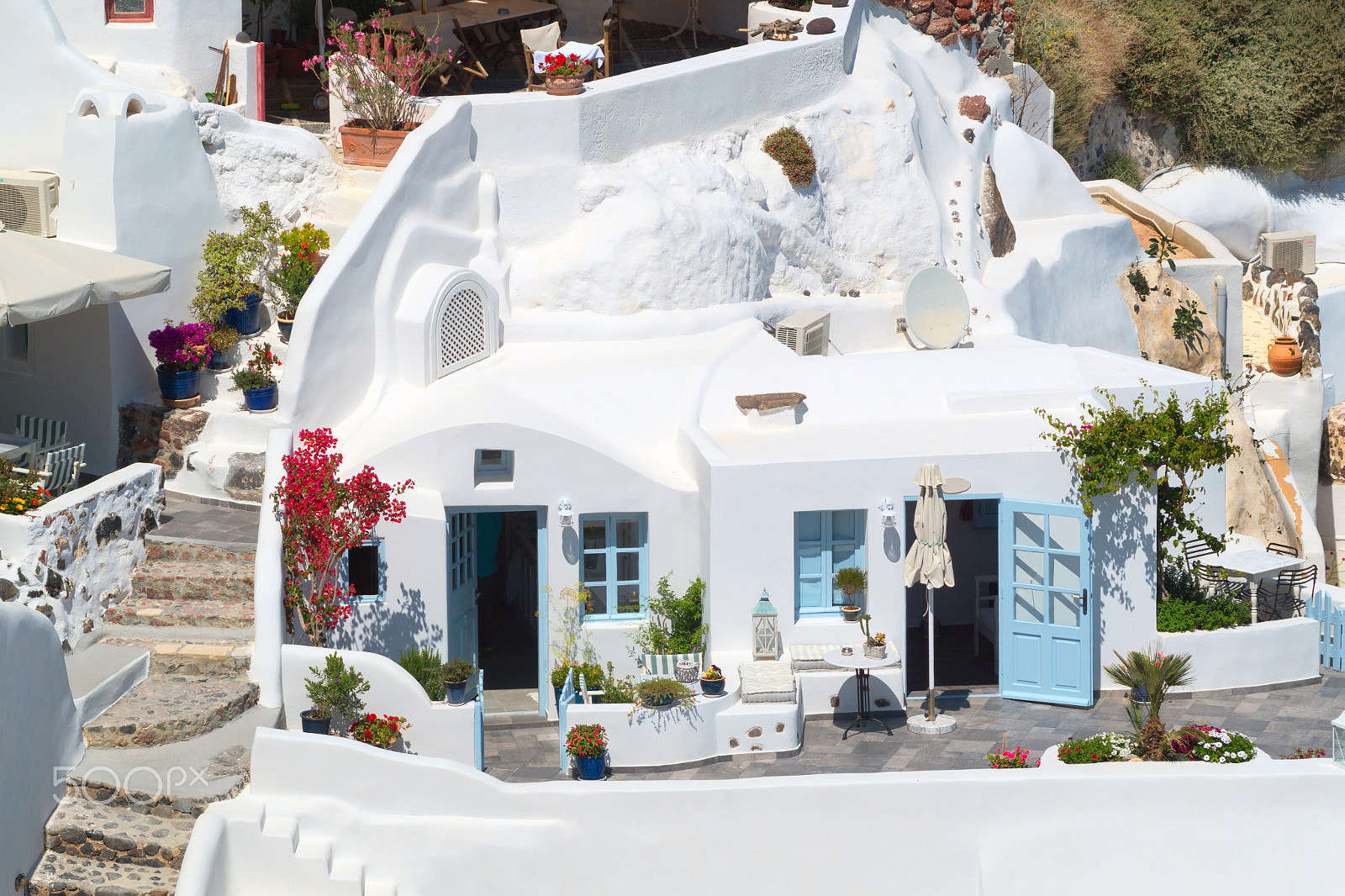 Sony 75-300mm F4.5-5.6 sample photo. Traditional architecture of oia village on santorini island, gre photography