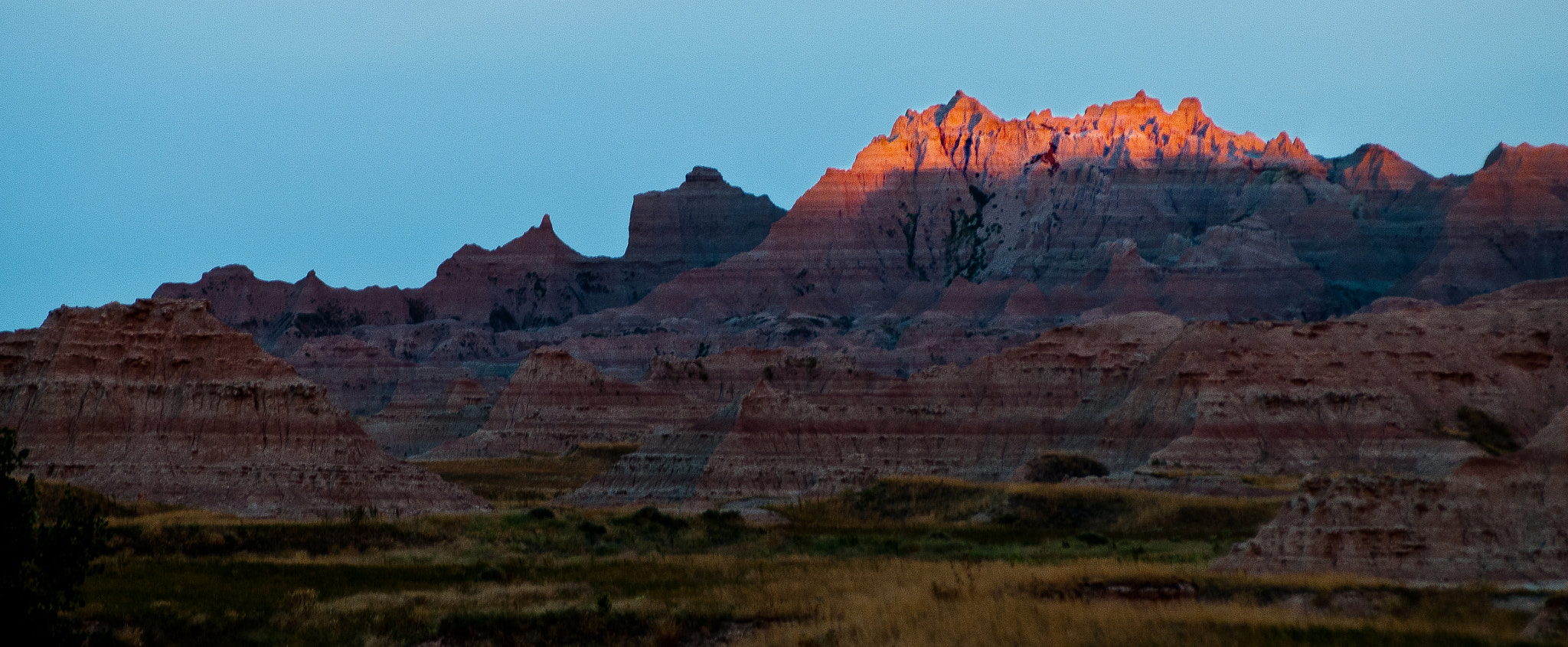 AF Zoom-Nikkor 80-200mm f/2.8 ED sample photo. Badlands first light photography