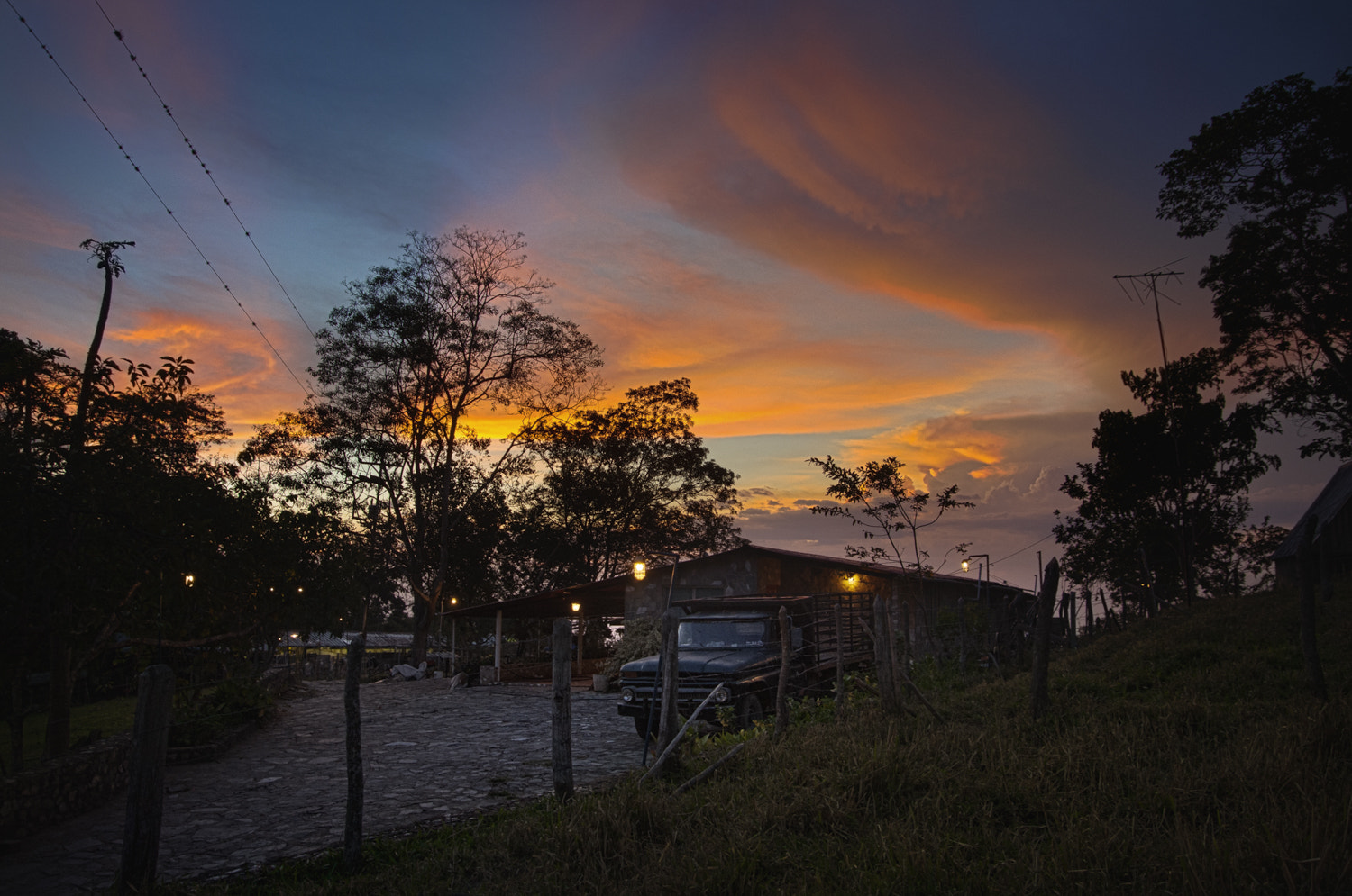 Tamron SP AF 17-50mm F2.8 XR Di II LD Aspherical (IF) sample photo. Sunset photography