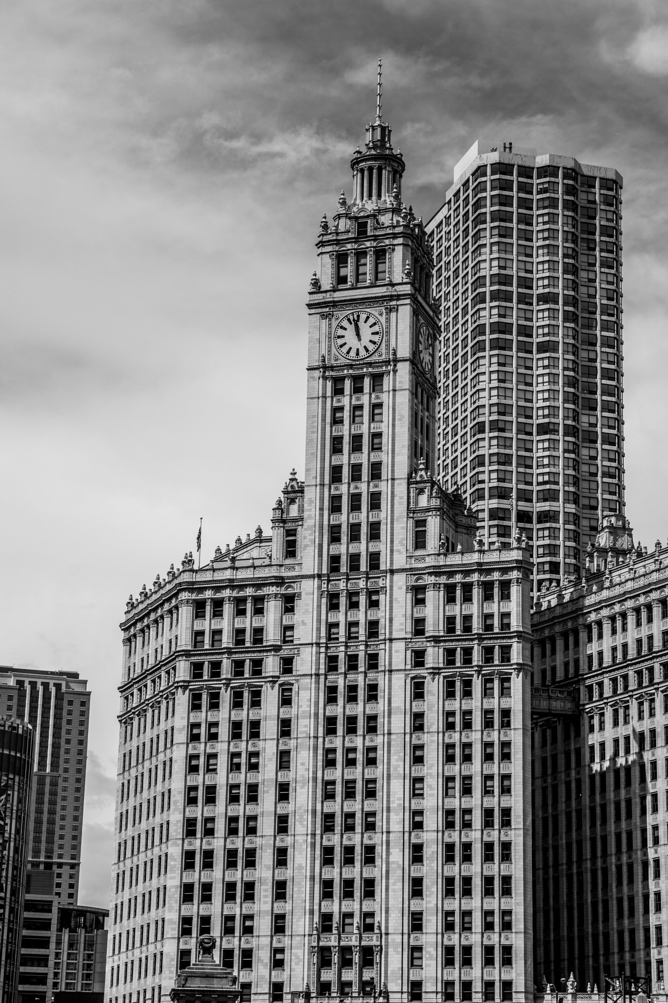Nikon AF-S Nikkor 24-120mm F4G ED VR sample photo. Chicago architecture photography