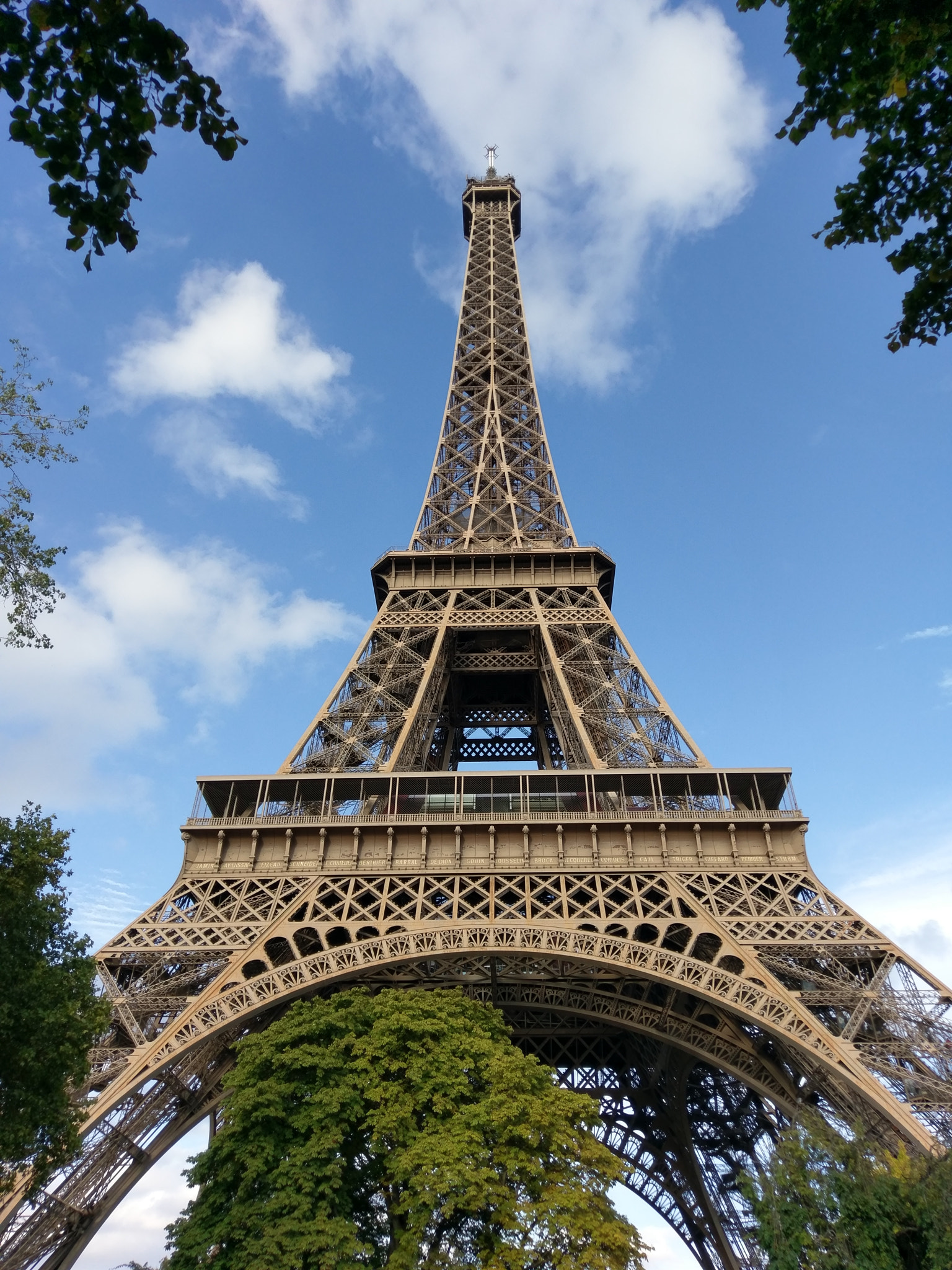 HTC M10 sample photo. Eifel tower photography