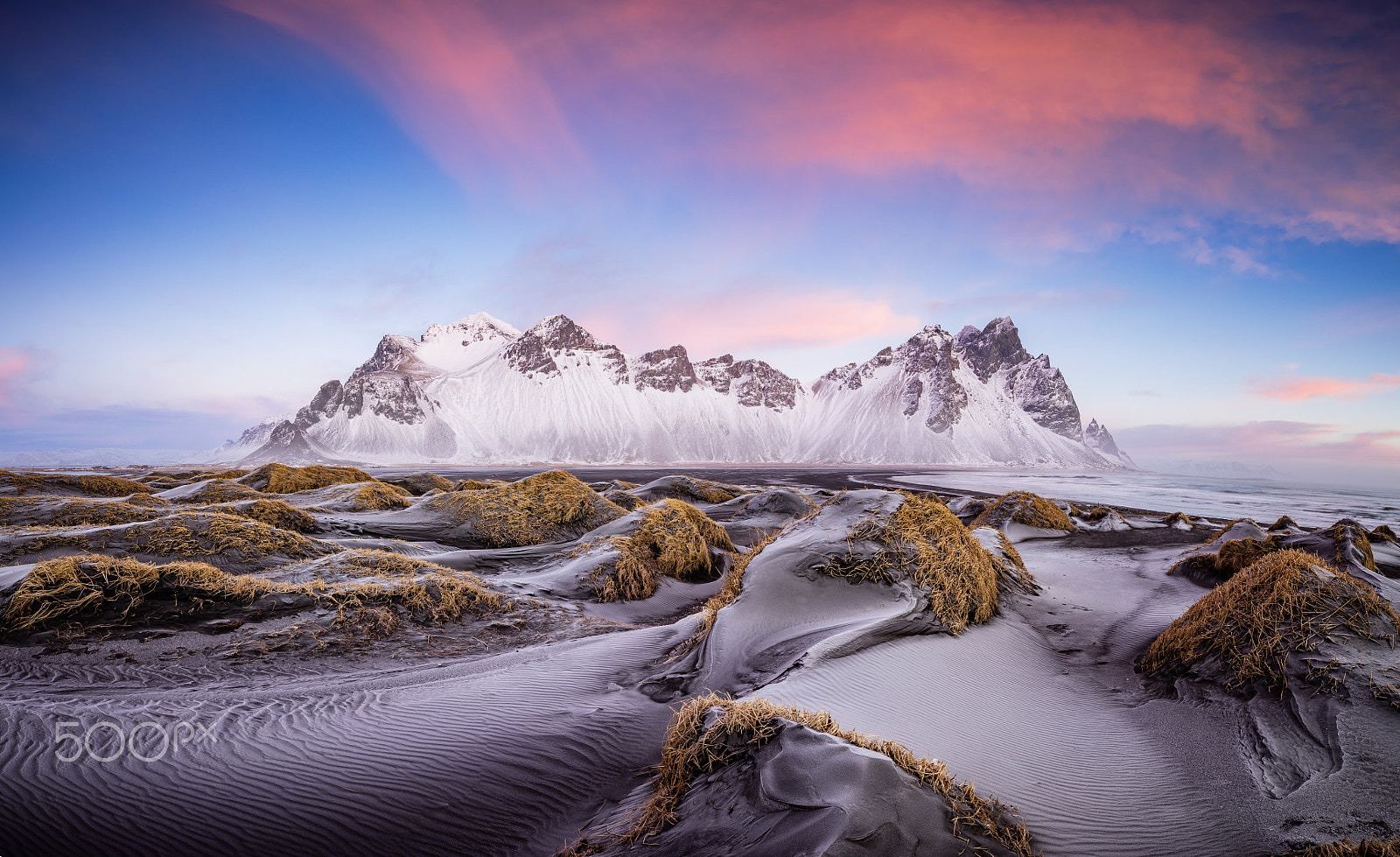 Canon EOS 5DS R + Canon EF 16-35mm F4L IS USM sample photo. Vestrahorn sunrise photography