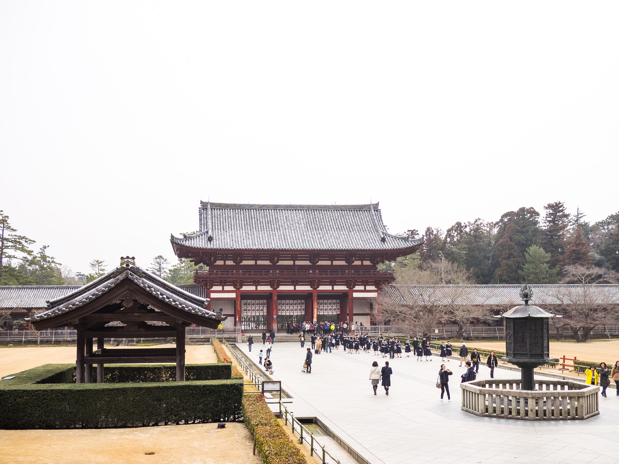 Olympus OM-D E-M1 + Panasonic Lumix G 20mm F1.7 ASPH sample photo. Gate to the temple photography