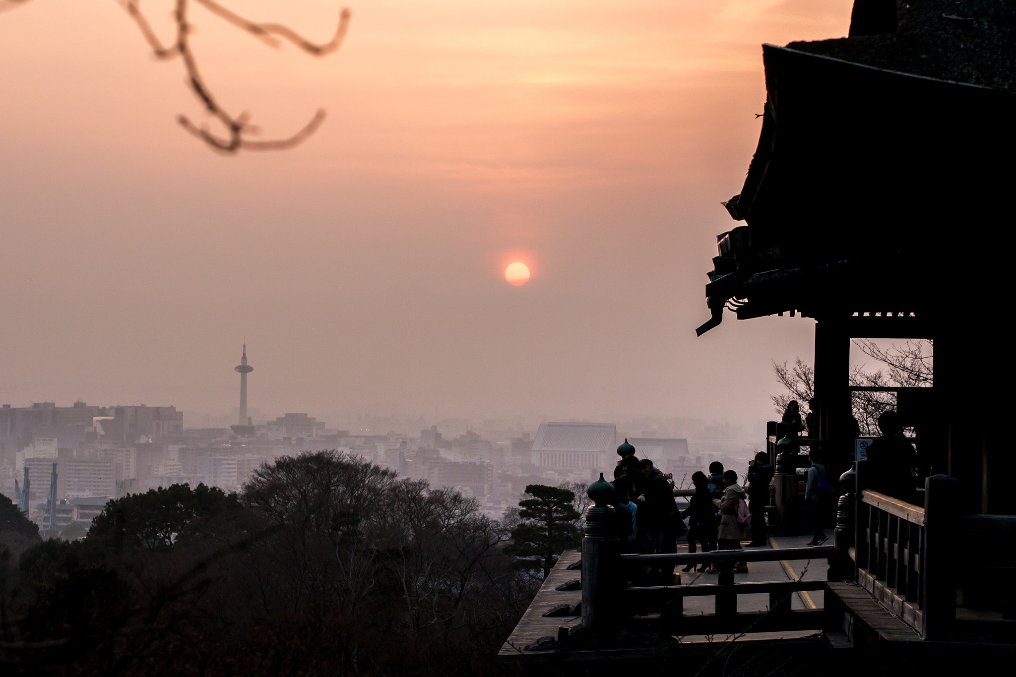 Panasonic Lumix DMC-G5 + Olympus M.Zuiko Digital 45mm F1.8 sample photo. View of the kyoto skyline photography