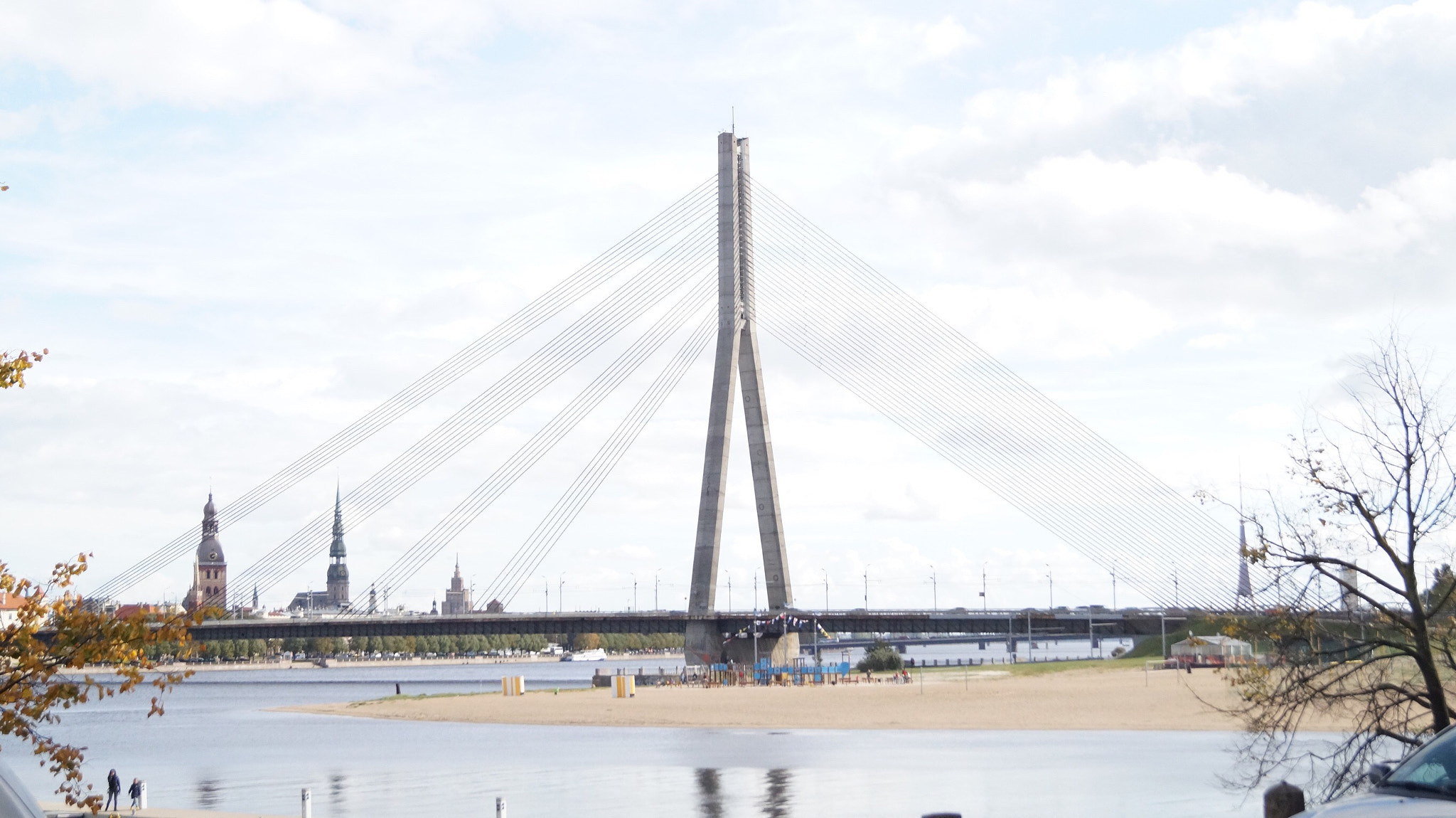 Sony DT 18-55mm F3.5-5.6 SAM II sample photo. Bridge over river daugava photography